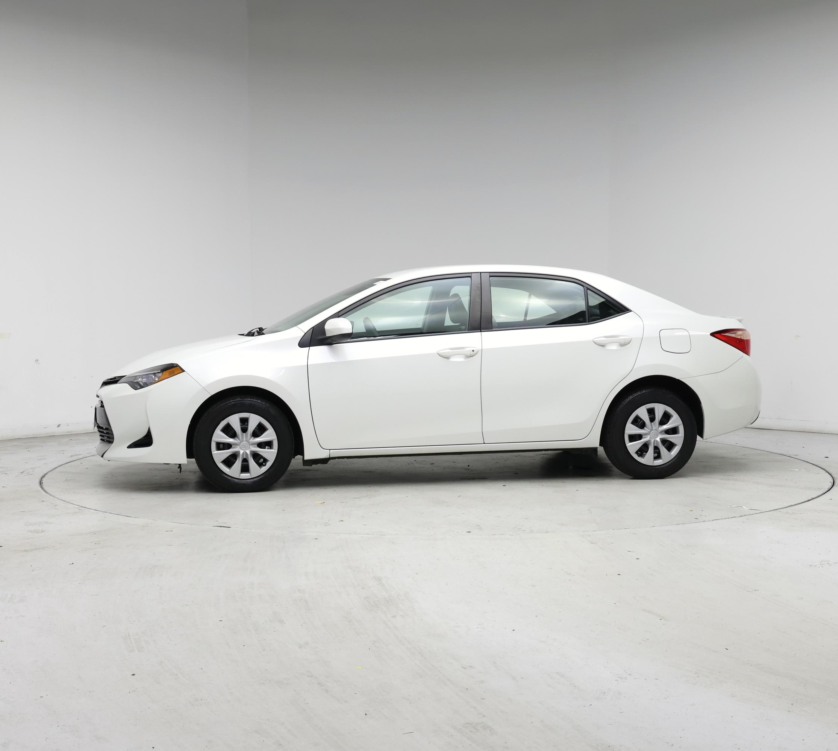 Thumbnail: 2017 Toyota Corolla - 3