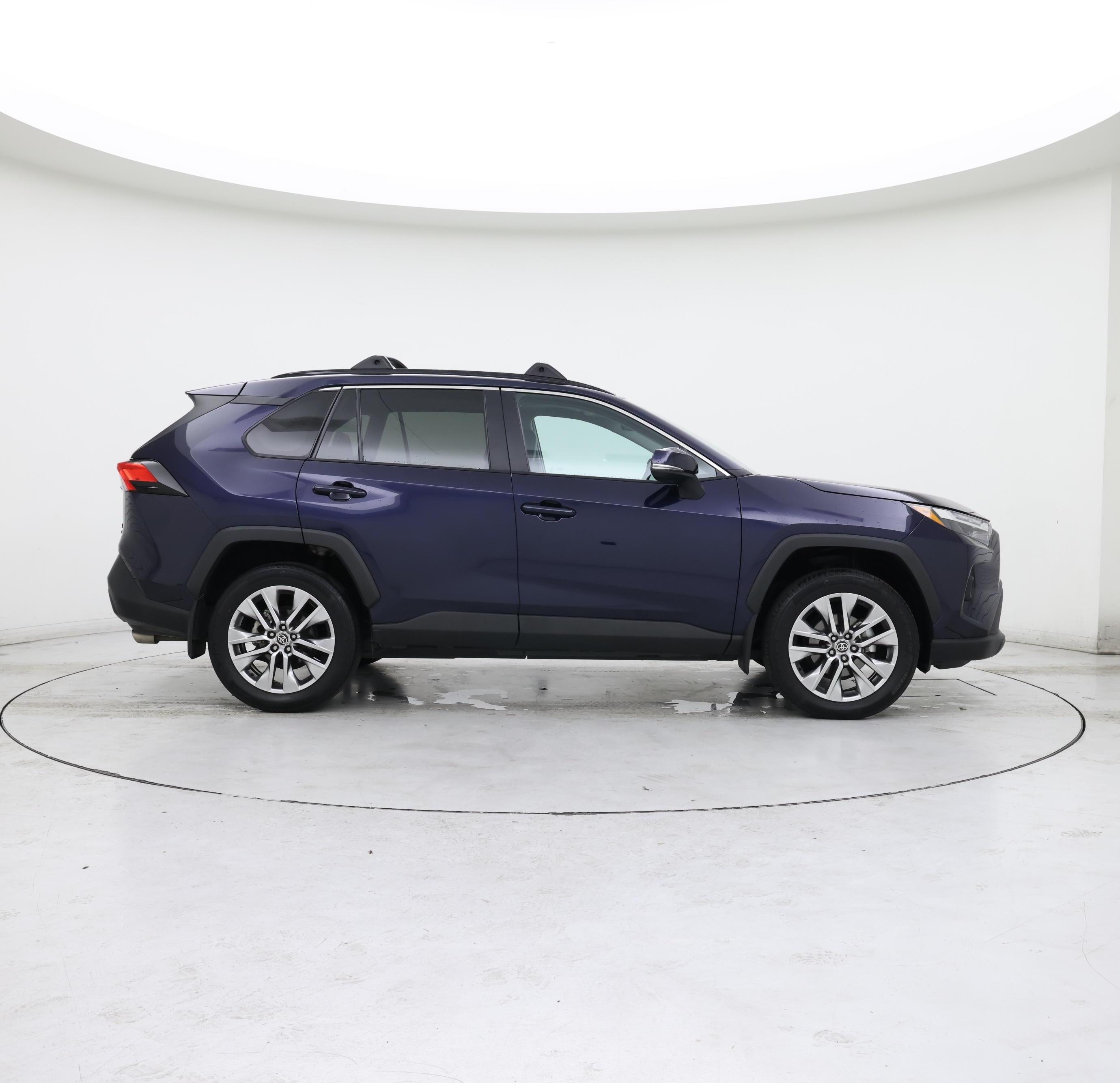 Thumbnail: 2022 Toyota RAV4 - 7