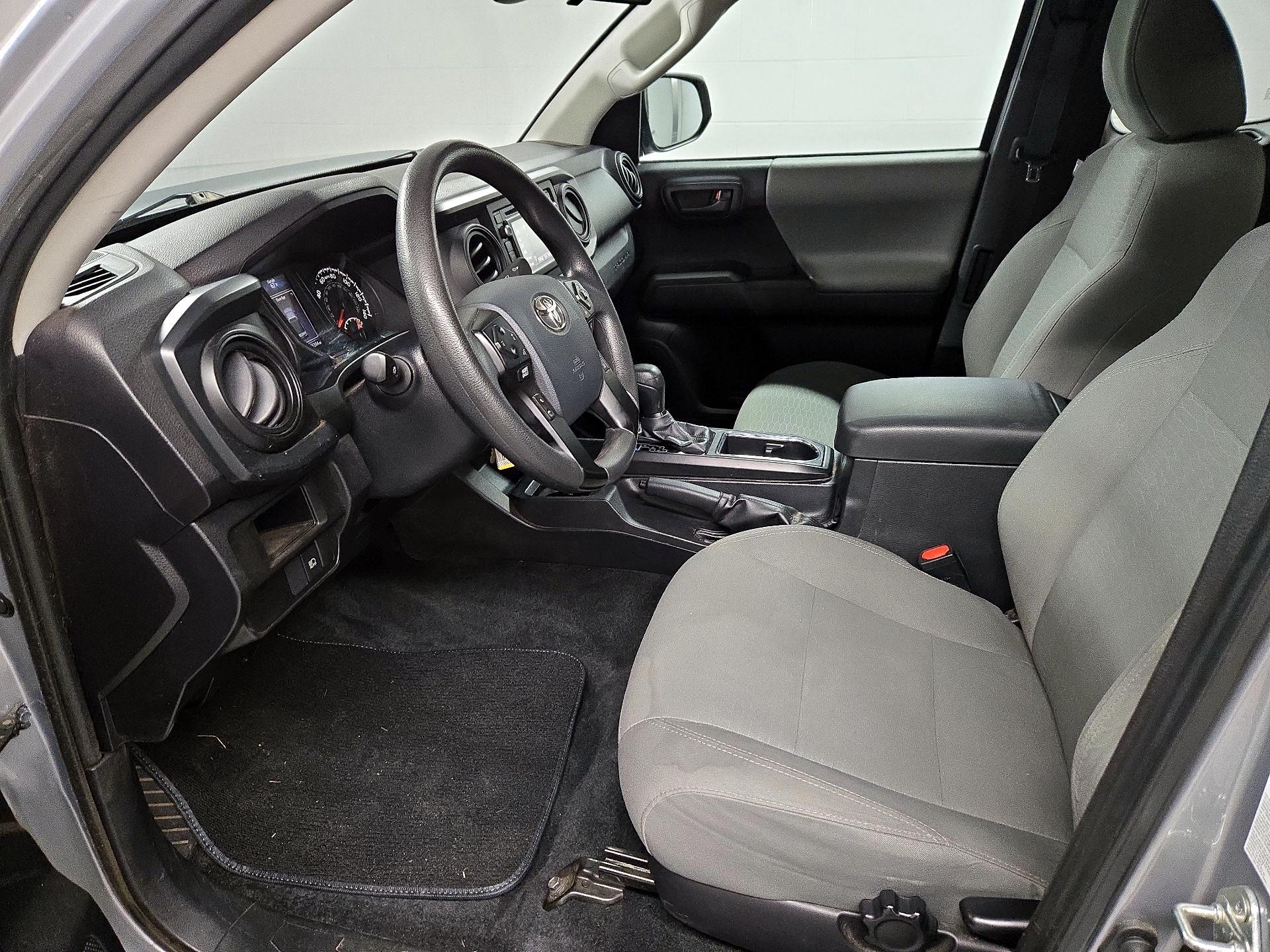Thumbnail: 2019 Toyota Tacoma - 11