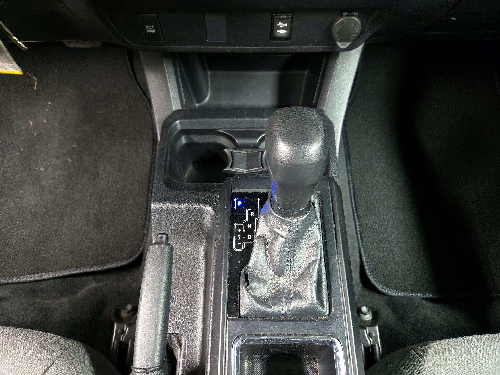 Thumbnail: 2019 Toyota Tacoma - 17