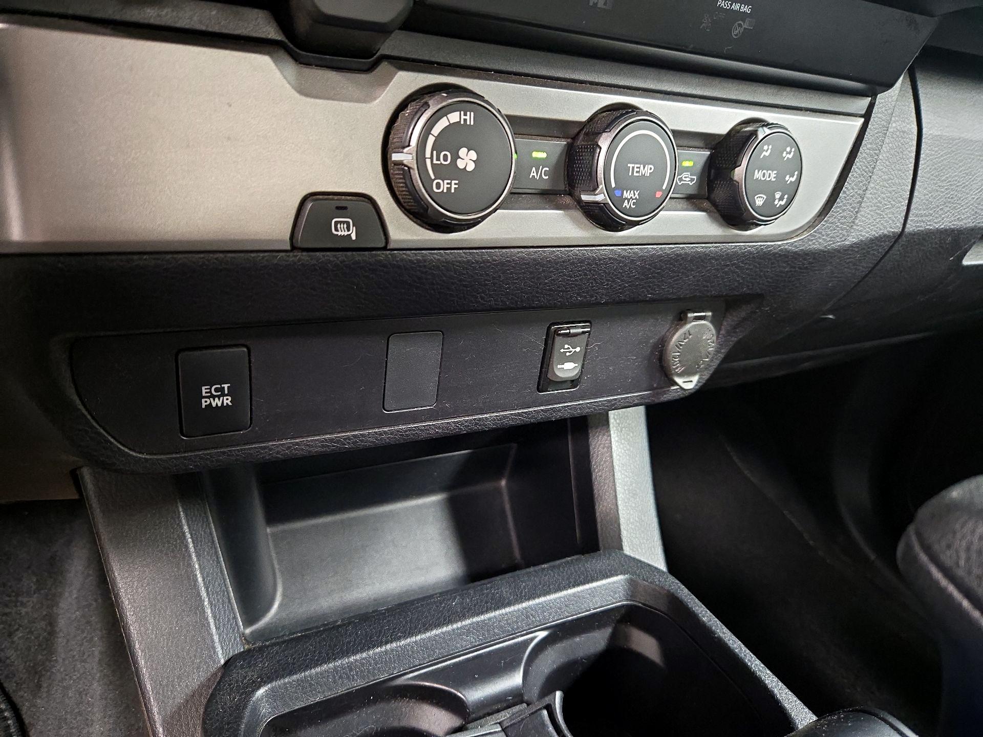 Thumbnail: 2019 Toyota Tacoma - 18