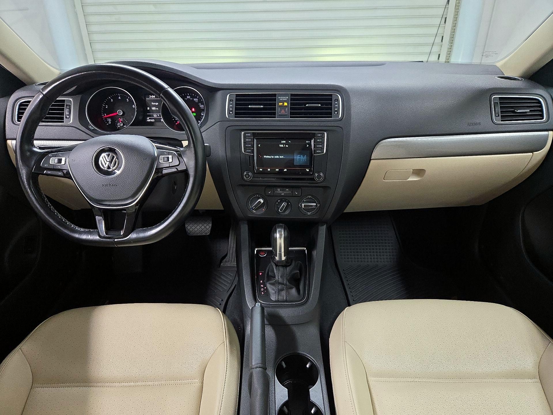 Thumbnail: 2017 Volkswagen Jetta - 9