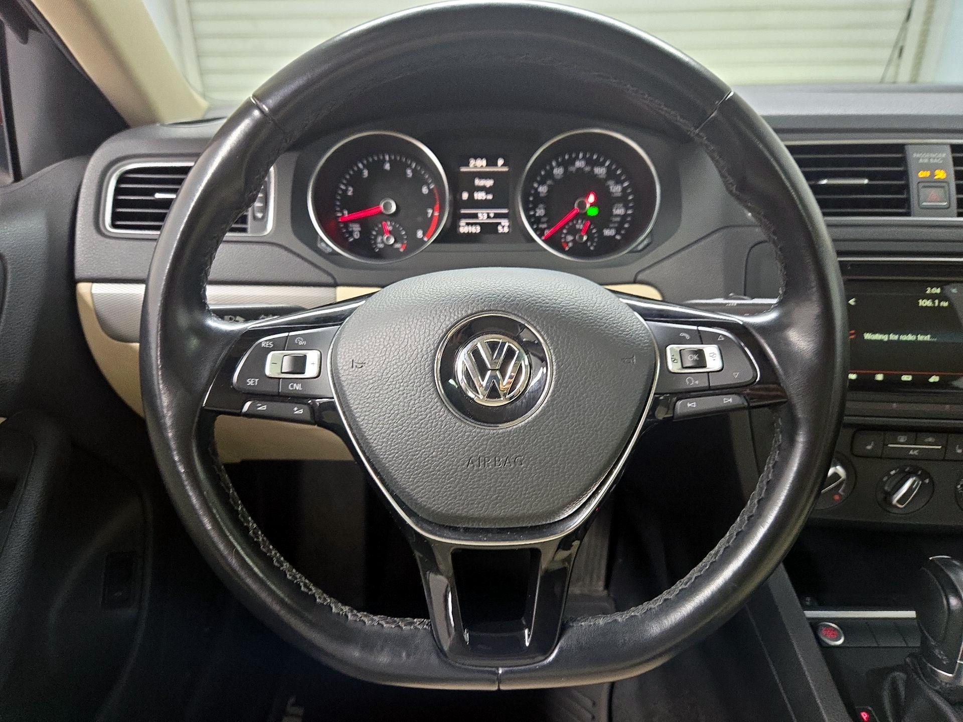 Thumbnail: 2017 Volkswagen Jetta - 10