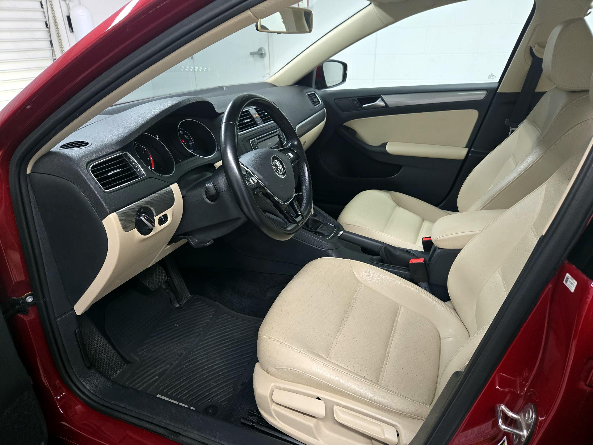 Thumbnail: 2017 Volkswagen Jetta - 11