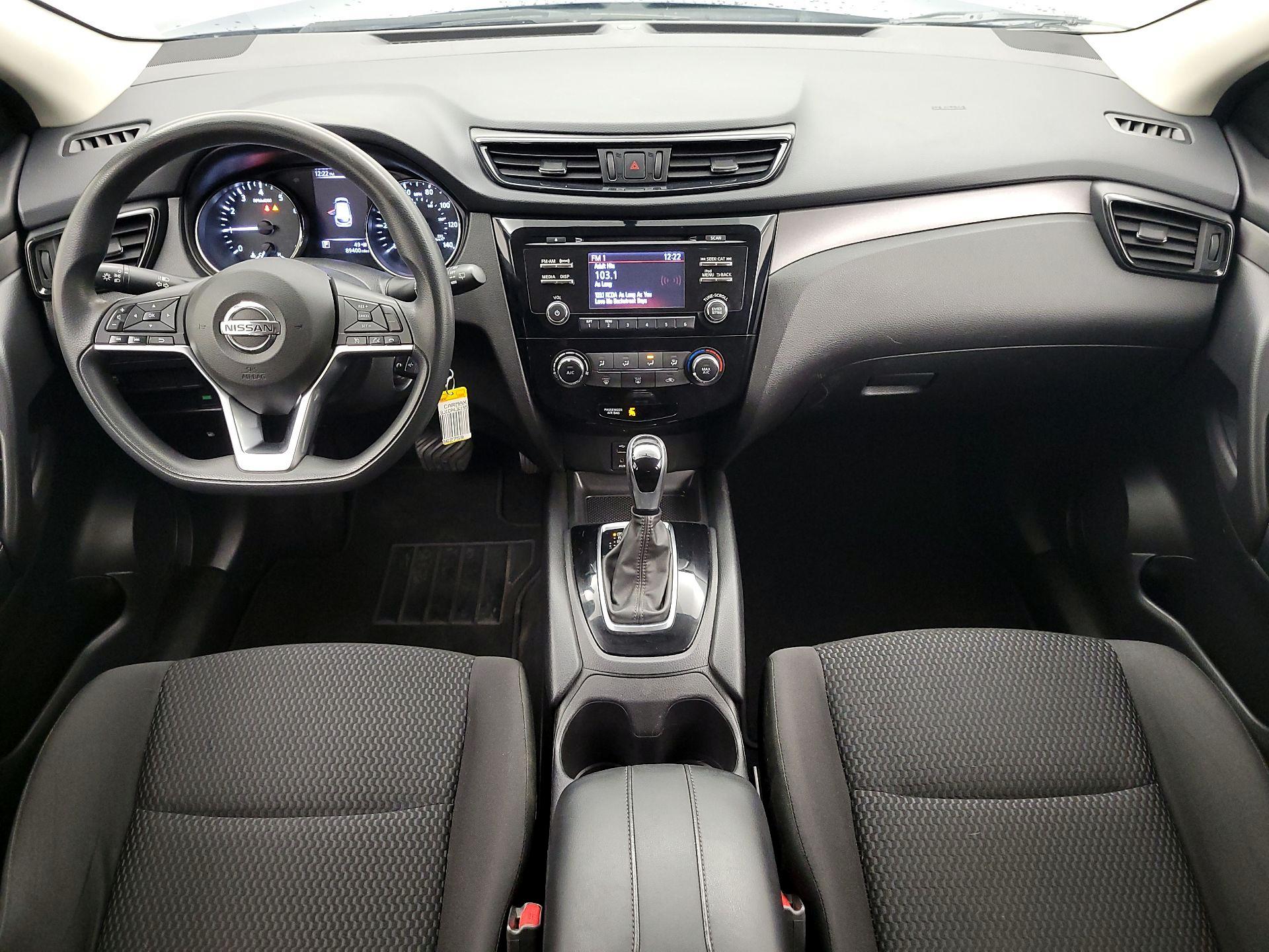 Thumbnail: 2018 Nissan Rogue Sport - 9