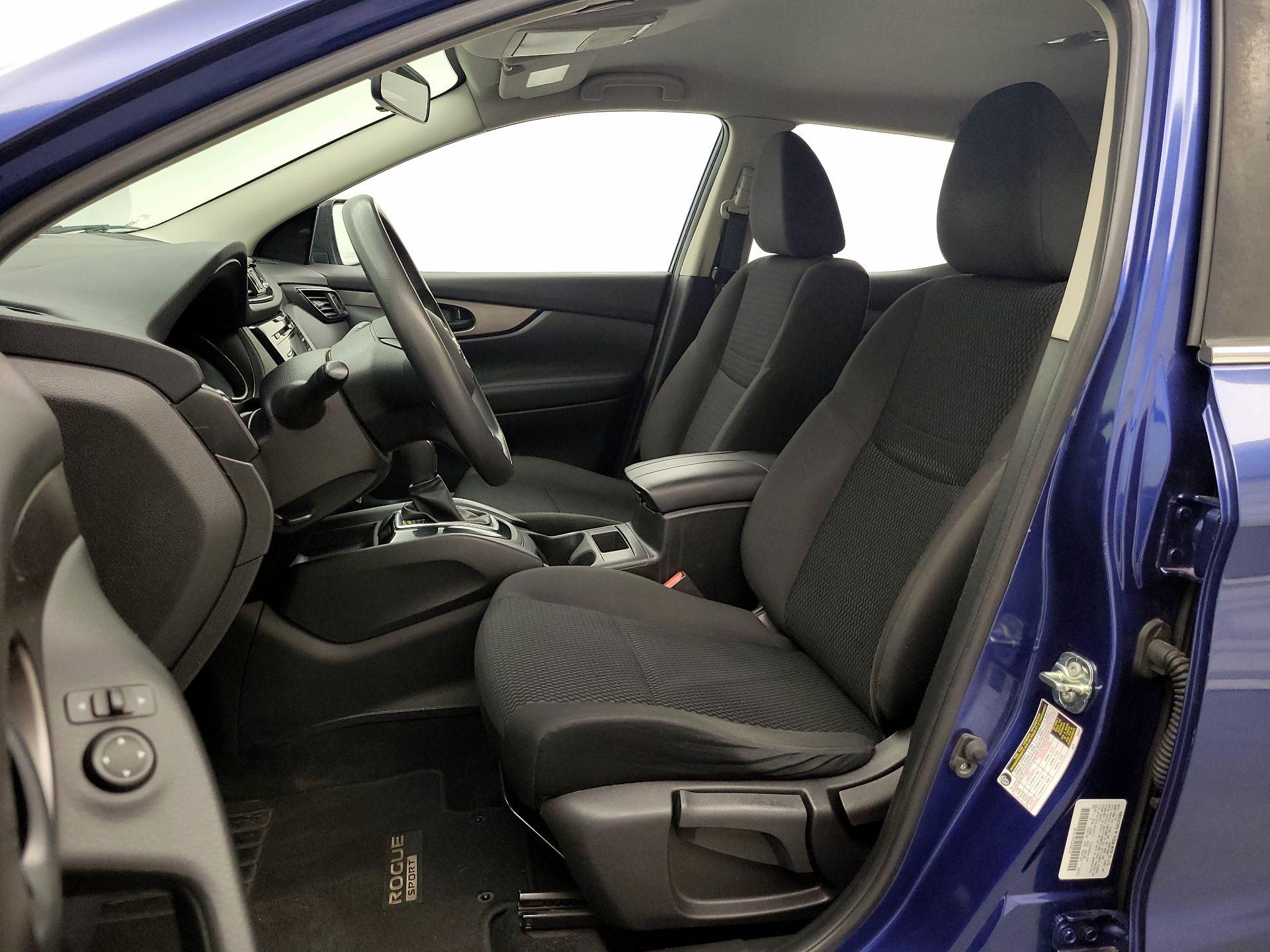 Thumbnail: 2018 Nissan Rogue Sport - 11