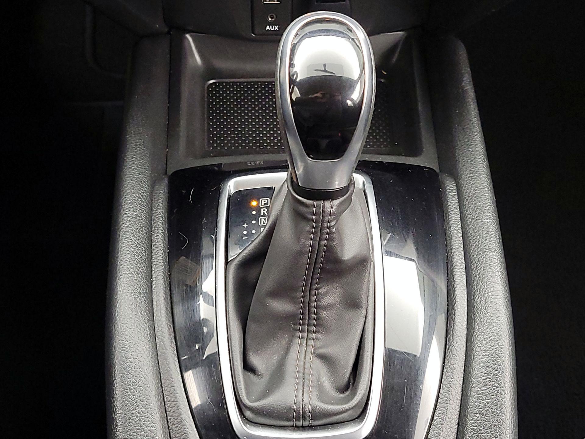 Thumbnail: 2018 Nissan Rogue Sport - 17