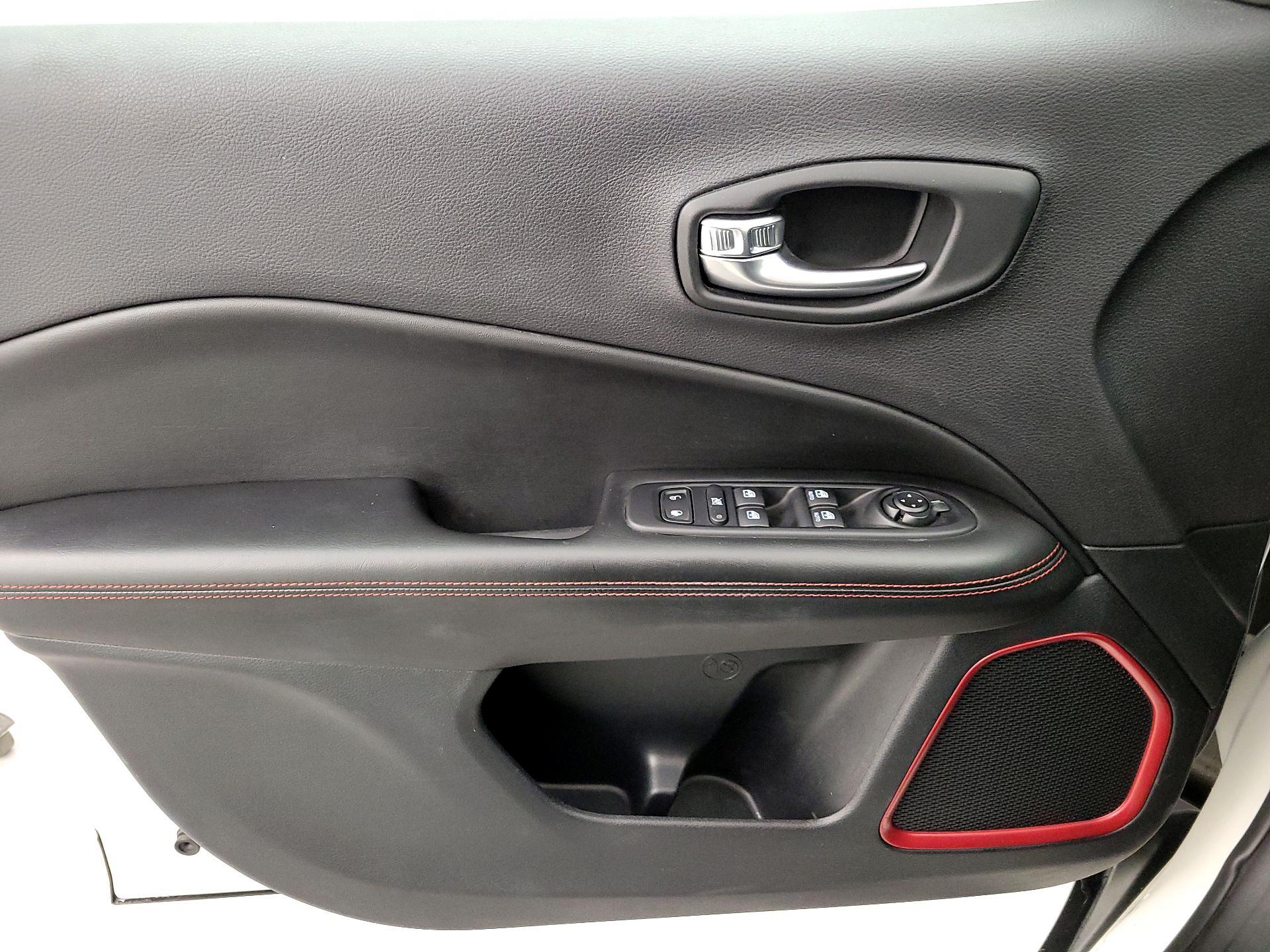 Thumbnail: 2019 Jeep Compass - 12