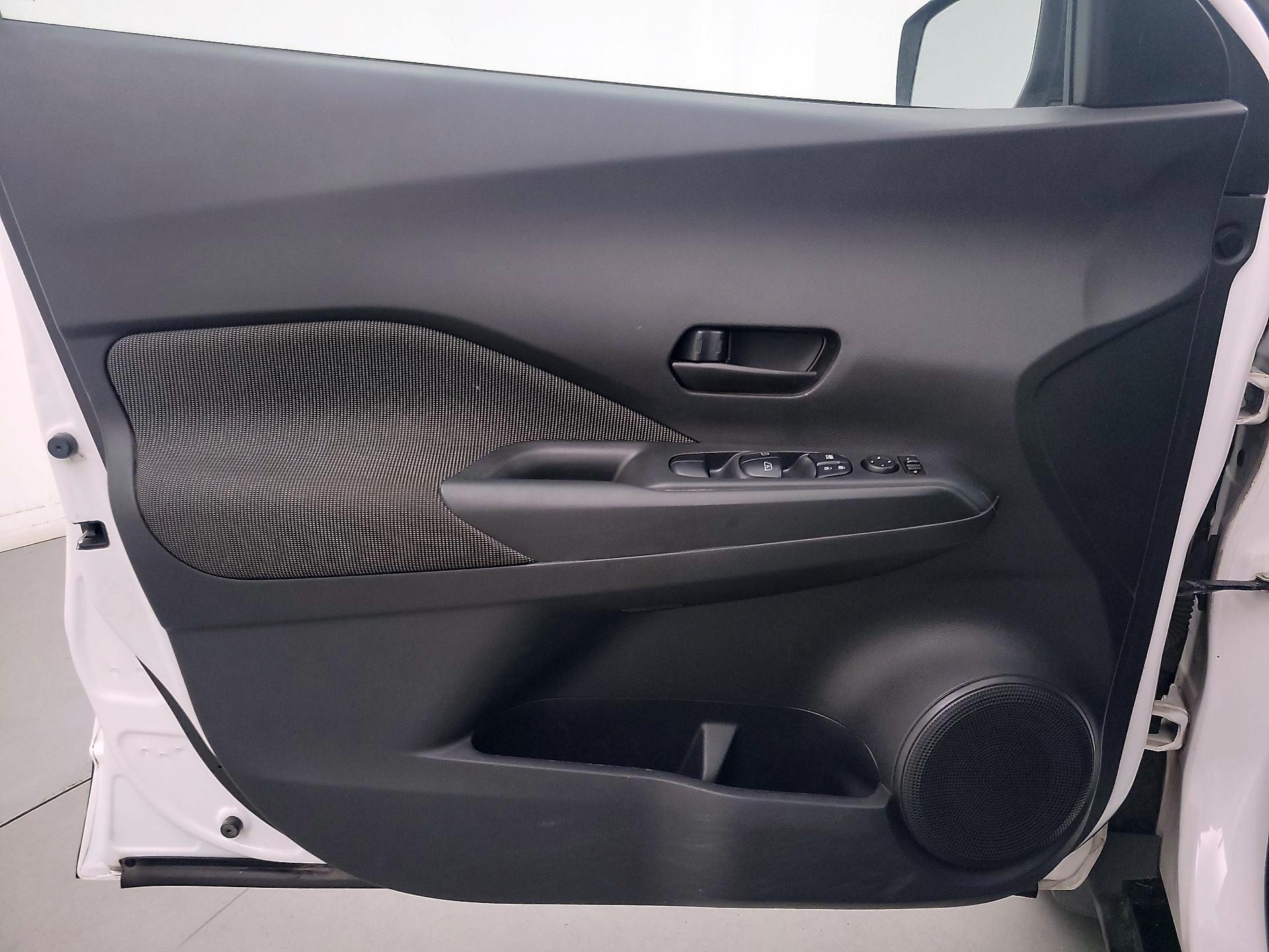 Thumbnail: 2019 Nissan Kicks - 12