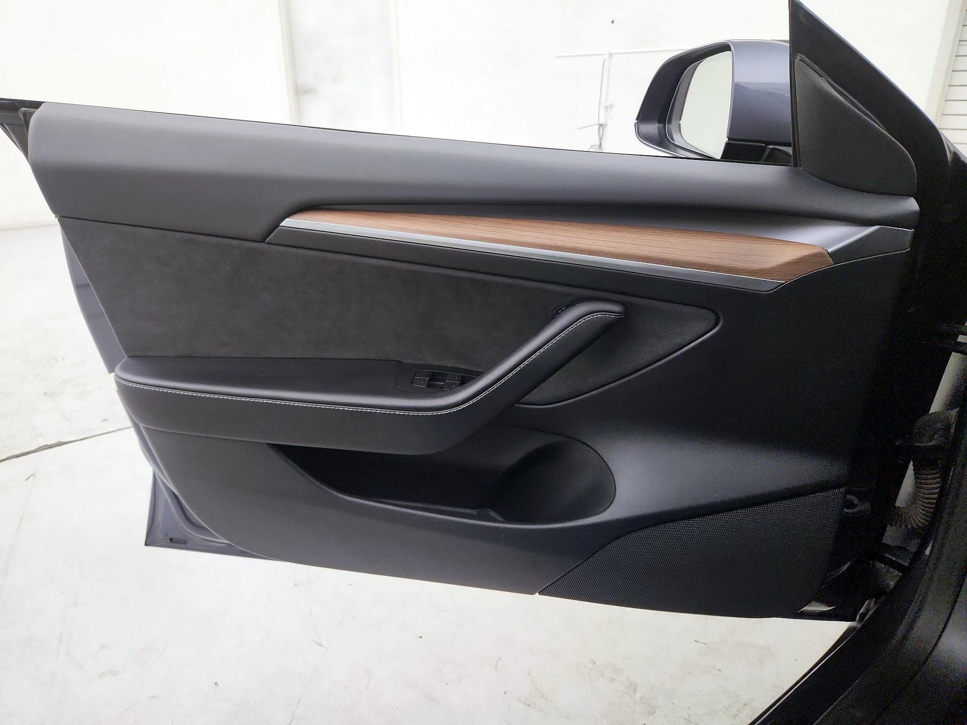 Thumbnail: 2023 Tesla Model 3 - 12