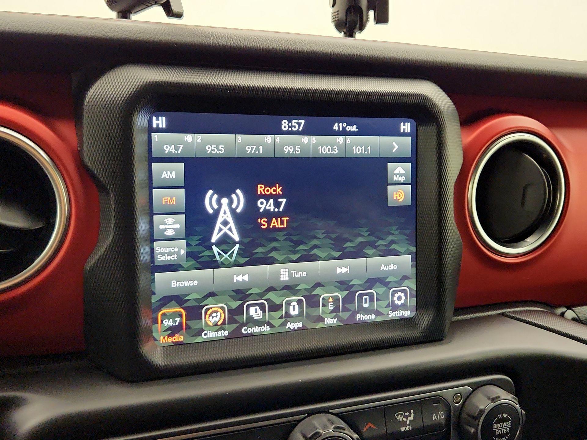 Thumbnail: 2020 Jeep Gladiator - 16