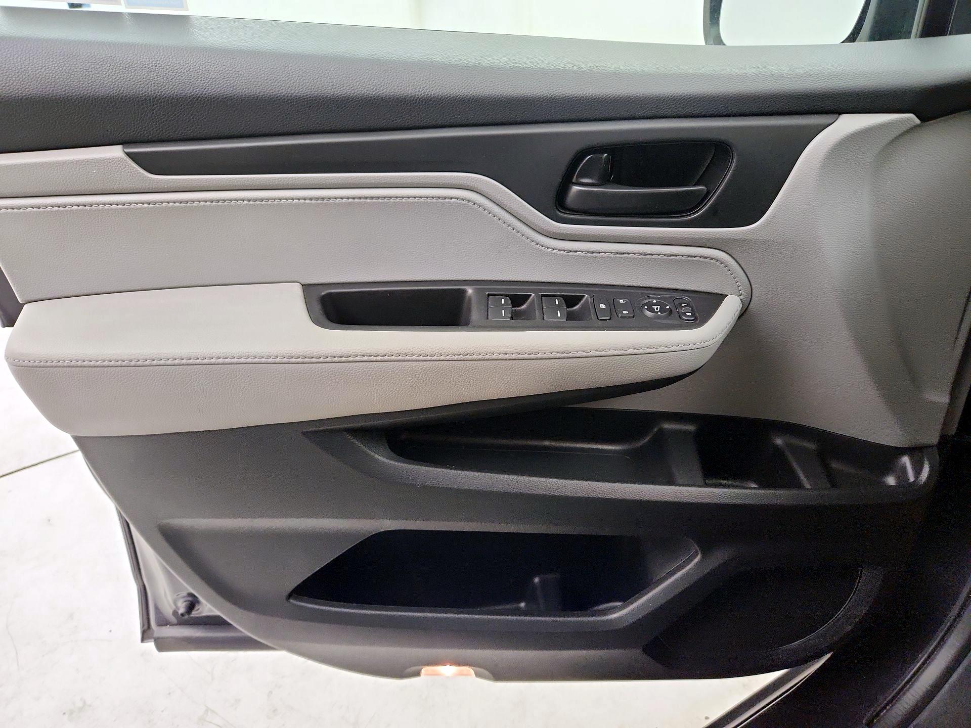 Thumbnail: 2019 Honda Odyssey - 12