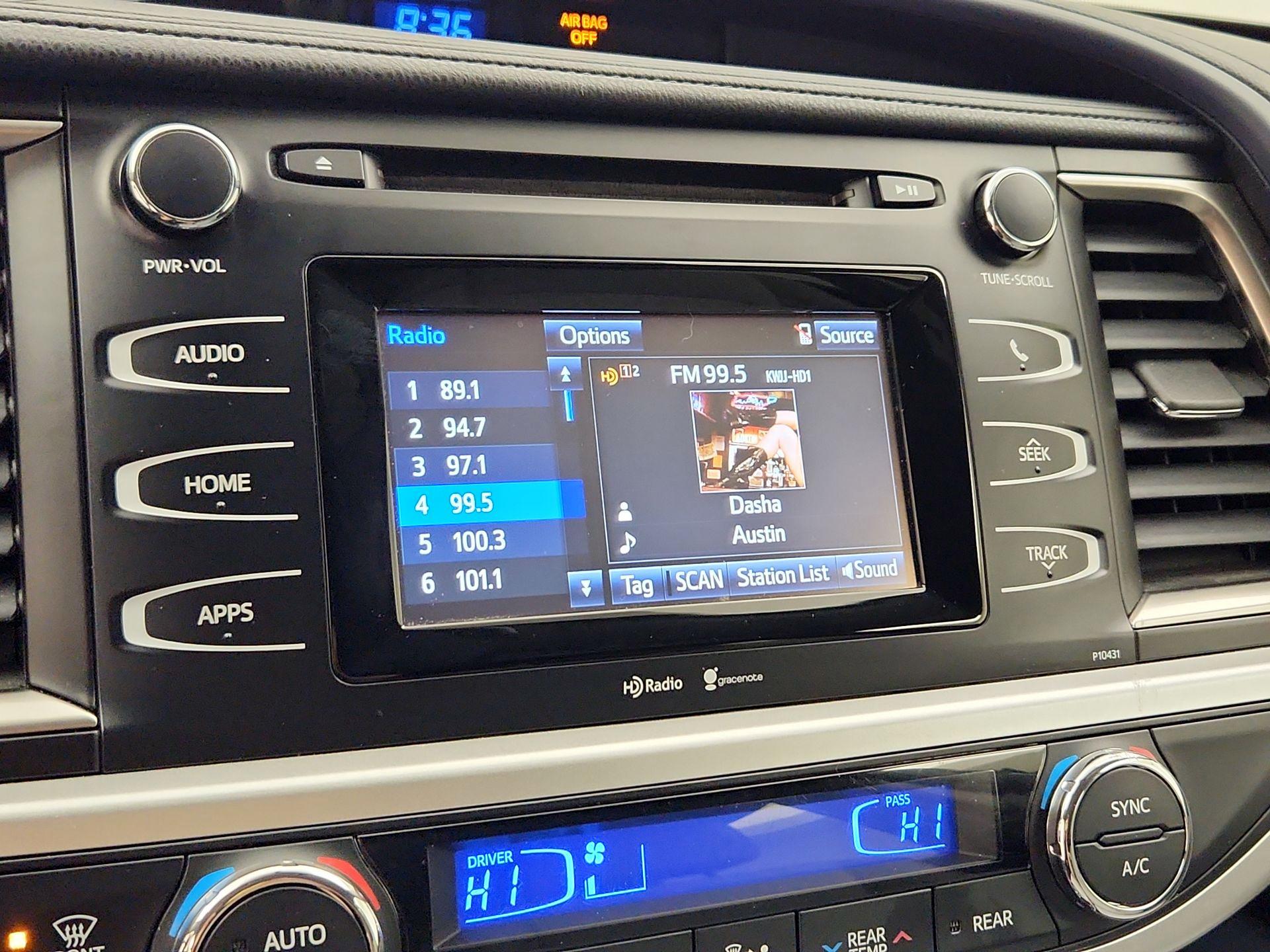 Thumbnail: 2015 Toyota Highlander - 15