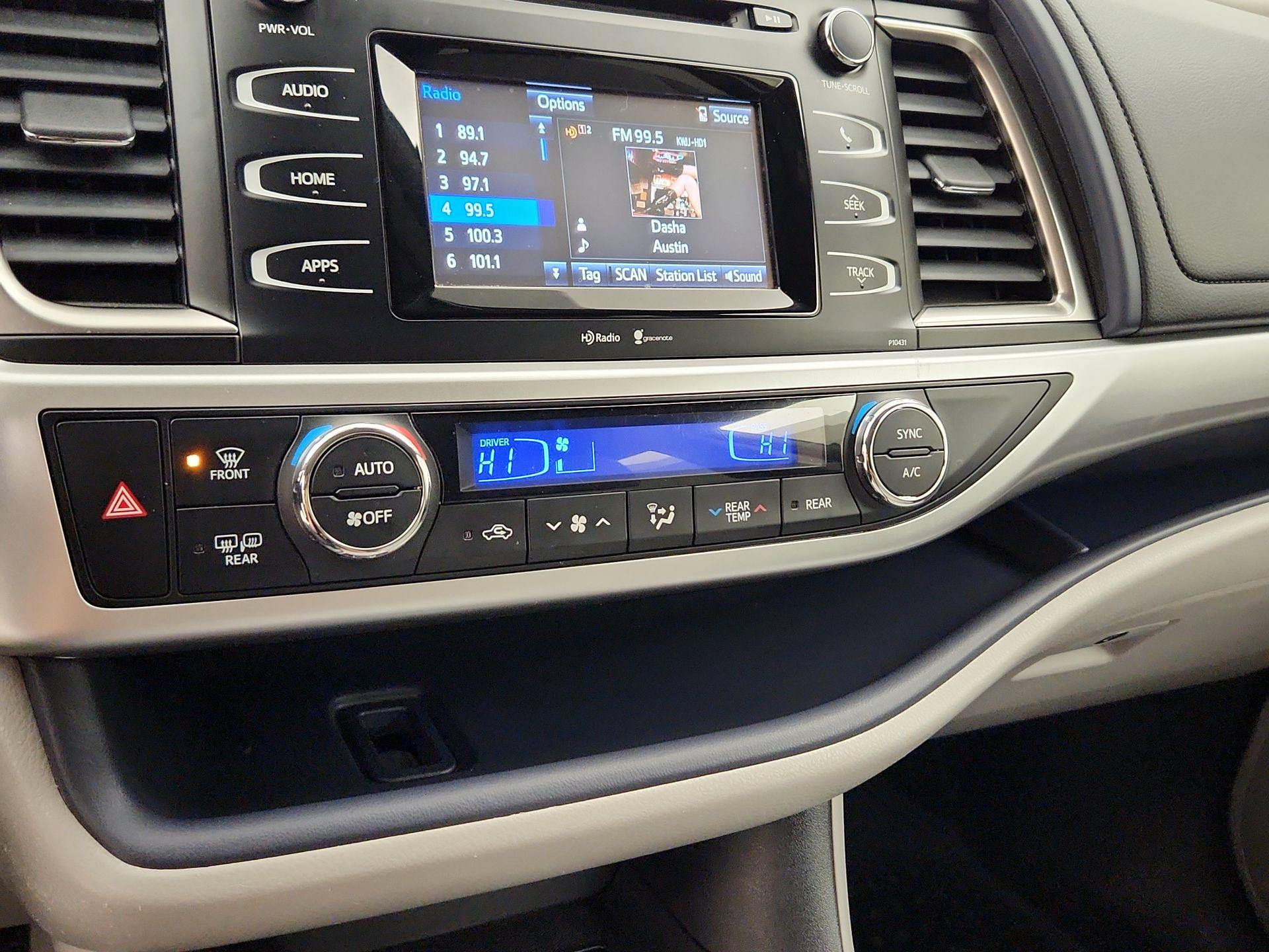 Thumbnail: 2015 Toyota Highlander - 16