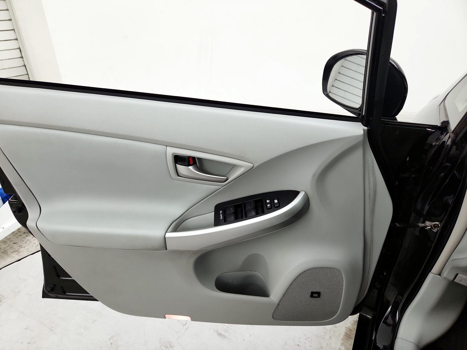 Thumbnail: 2015 Toyota Prius - 12