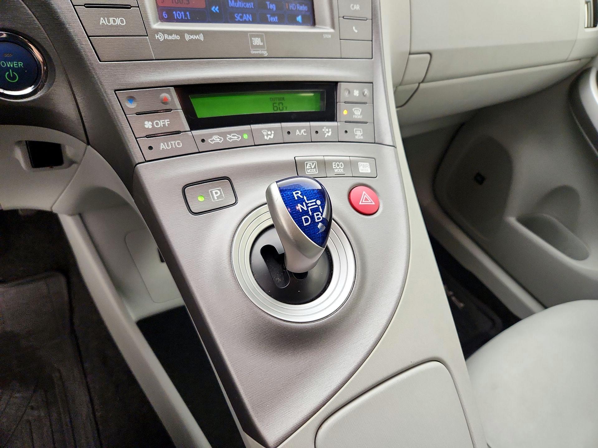 Thumbnail: 2015 Toyota Prius - 18