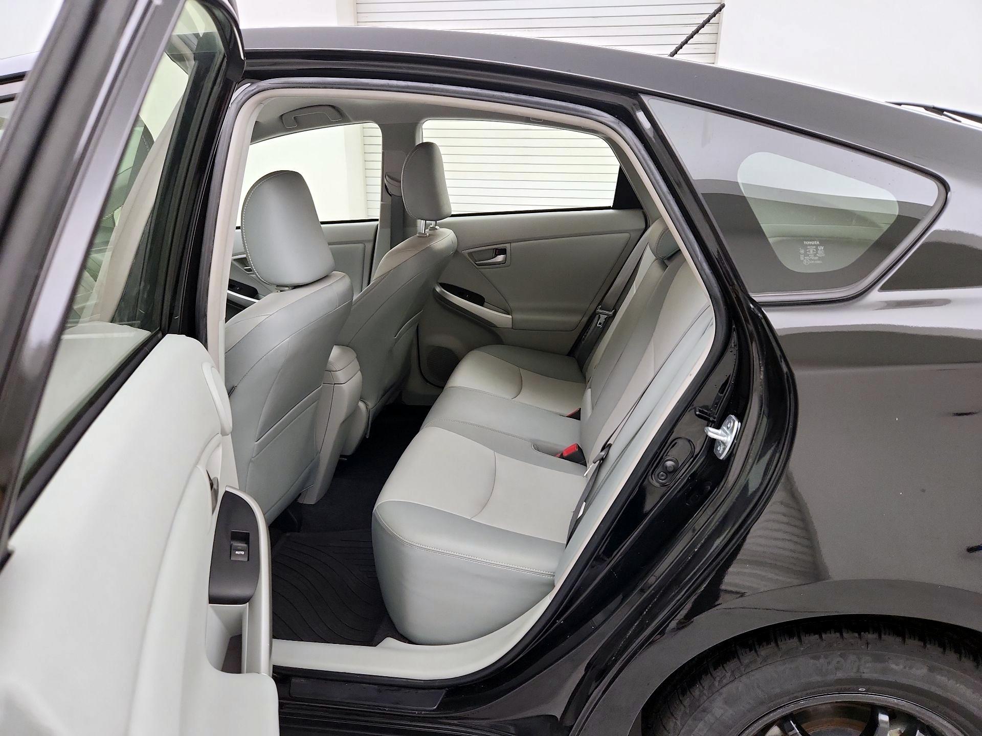 Thumbnail: 2015 Toyota Prius - 20