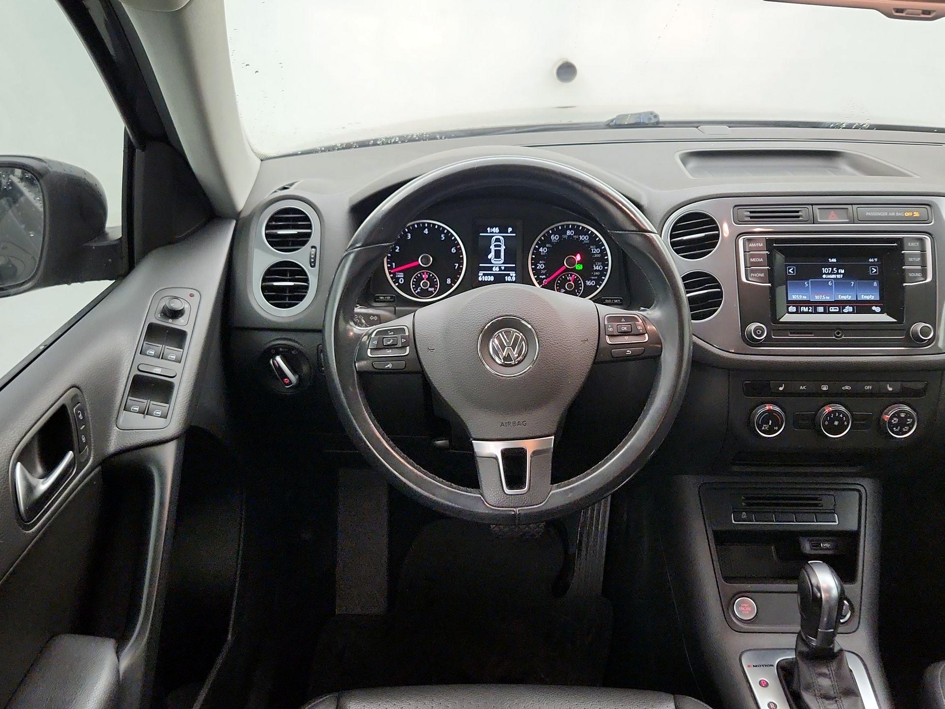 Thumbnail: 2016 Volkswagen Tiguan - 10