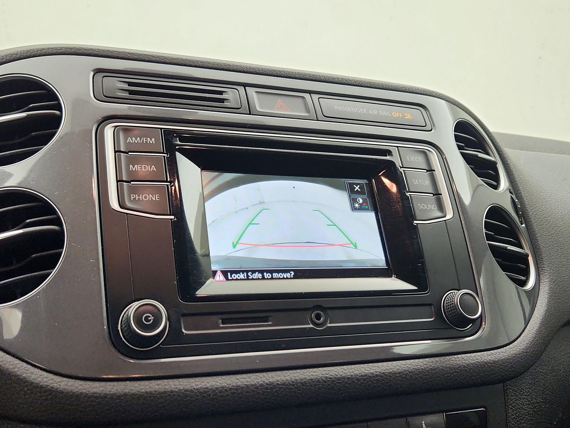 Thumbnail: 2016 Volkswagen Tiguan - 14