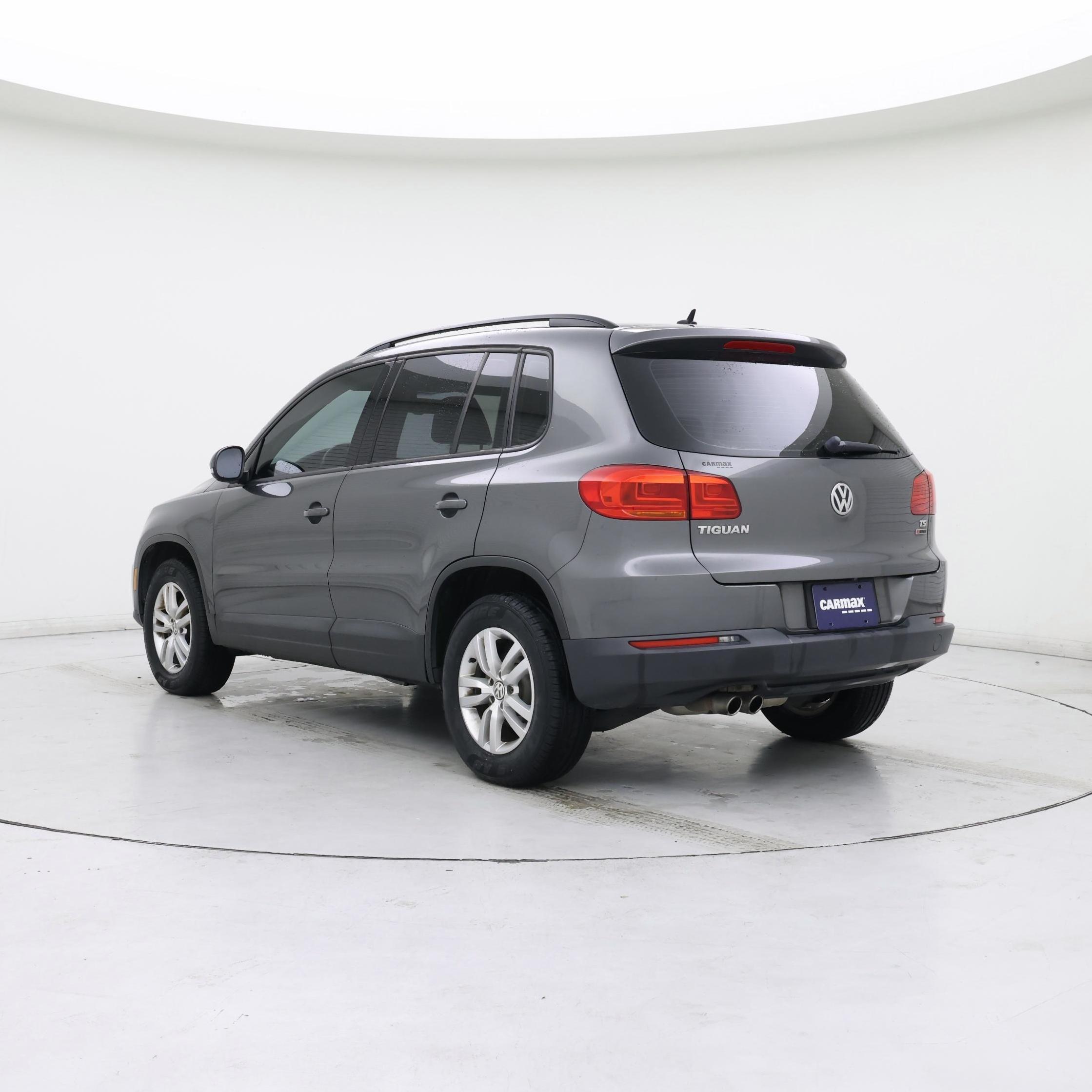 Thumbnail: 2016 Volkswagen Tiguan - 2