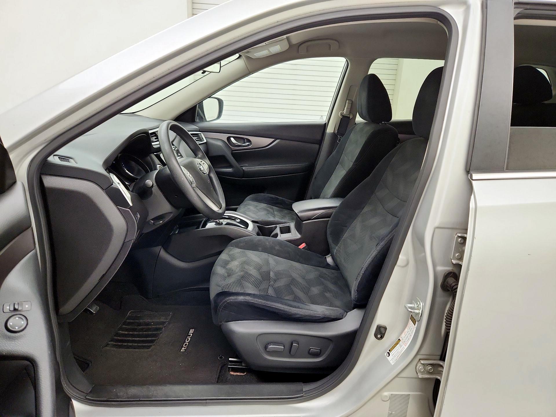 Thumbnail: 2015 Nissan Rogue - 11