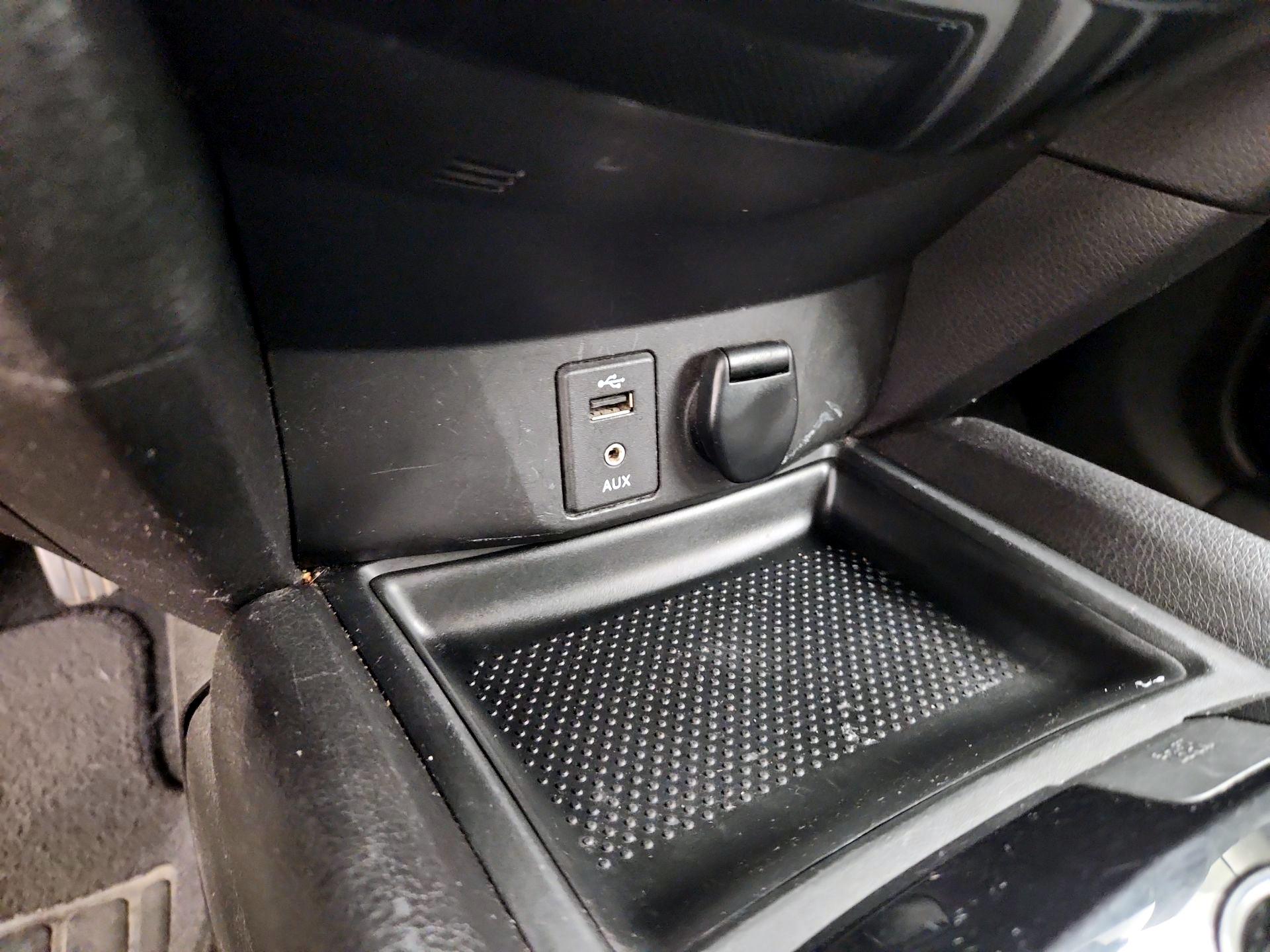 Thumbnail: 2015 Nissan Rogue - 18