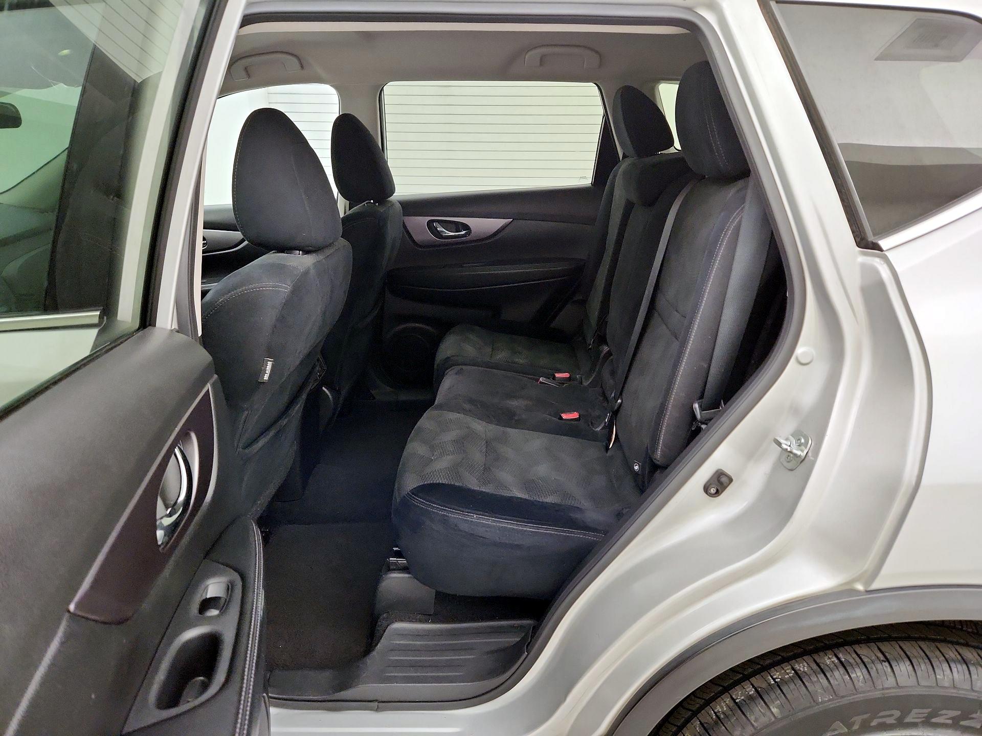 Thumbnail: 2015 Nissan Rogue - 19