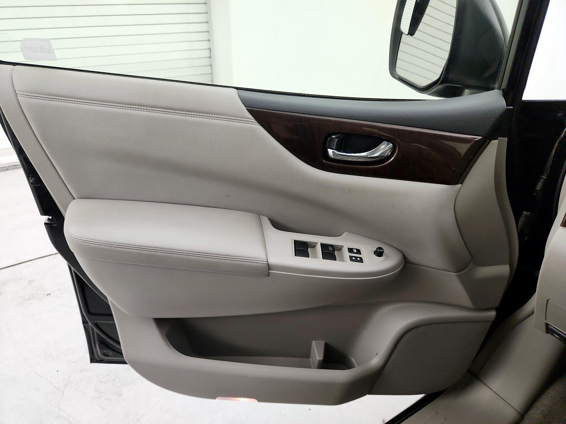 Thumbnail: 2015 Nissan Quest - 12