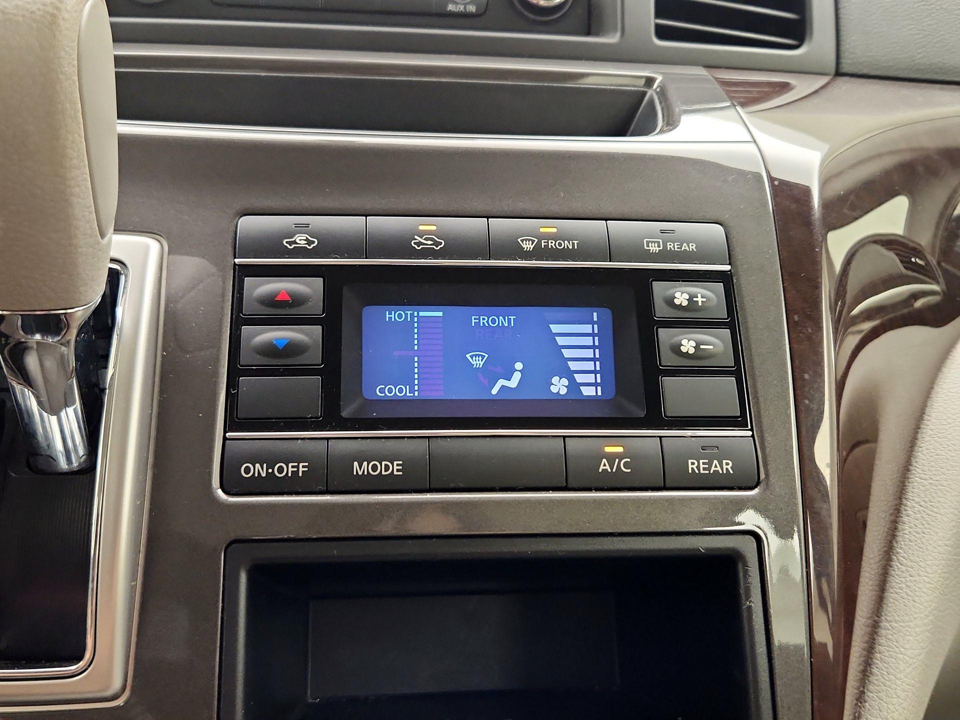 Thumbnail: 2015 Nissan Quest - 15