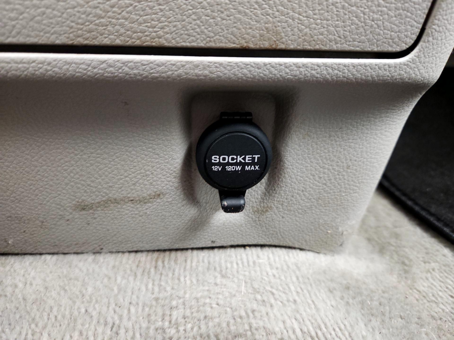 Thumbnail: 2015 Nissan Quest - 16