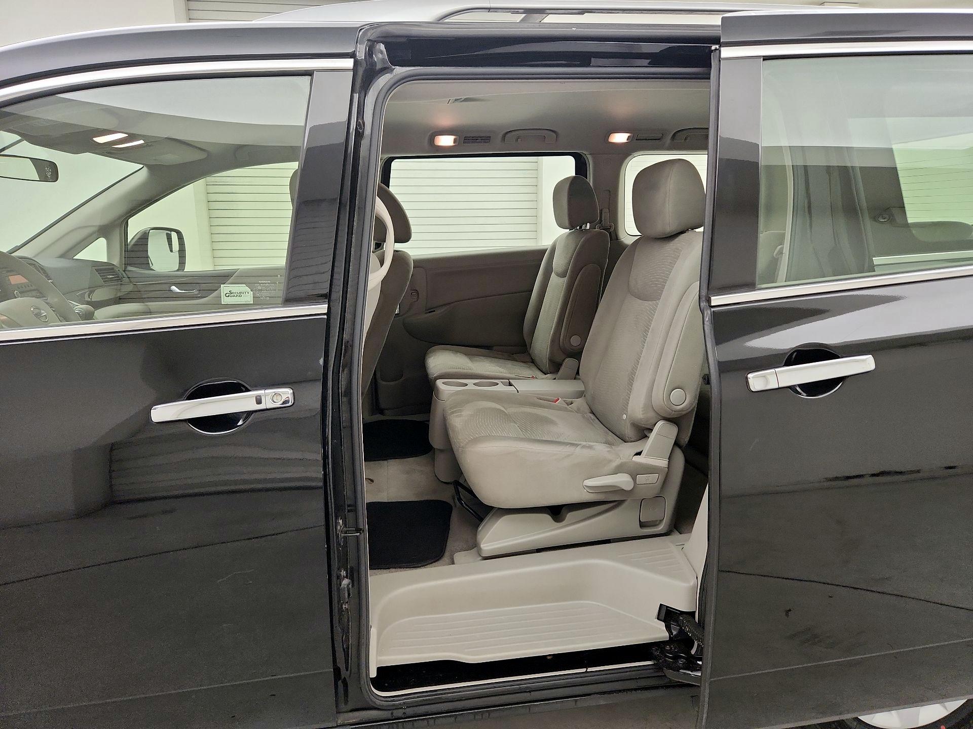 Thumbnail: 2015 Nissan Quest - 18