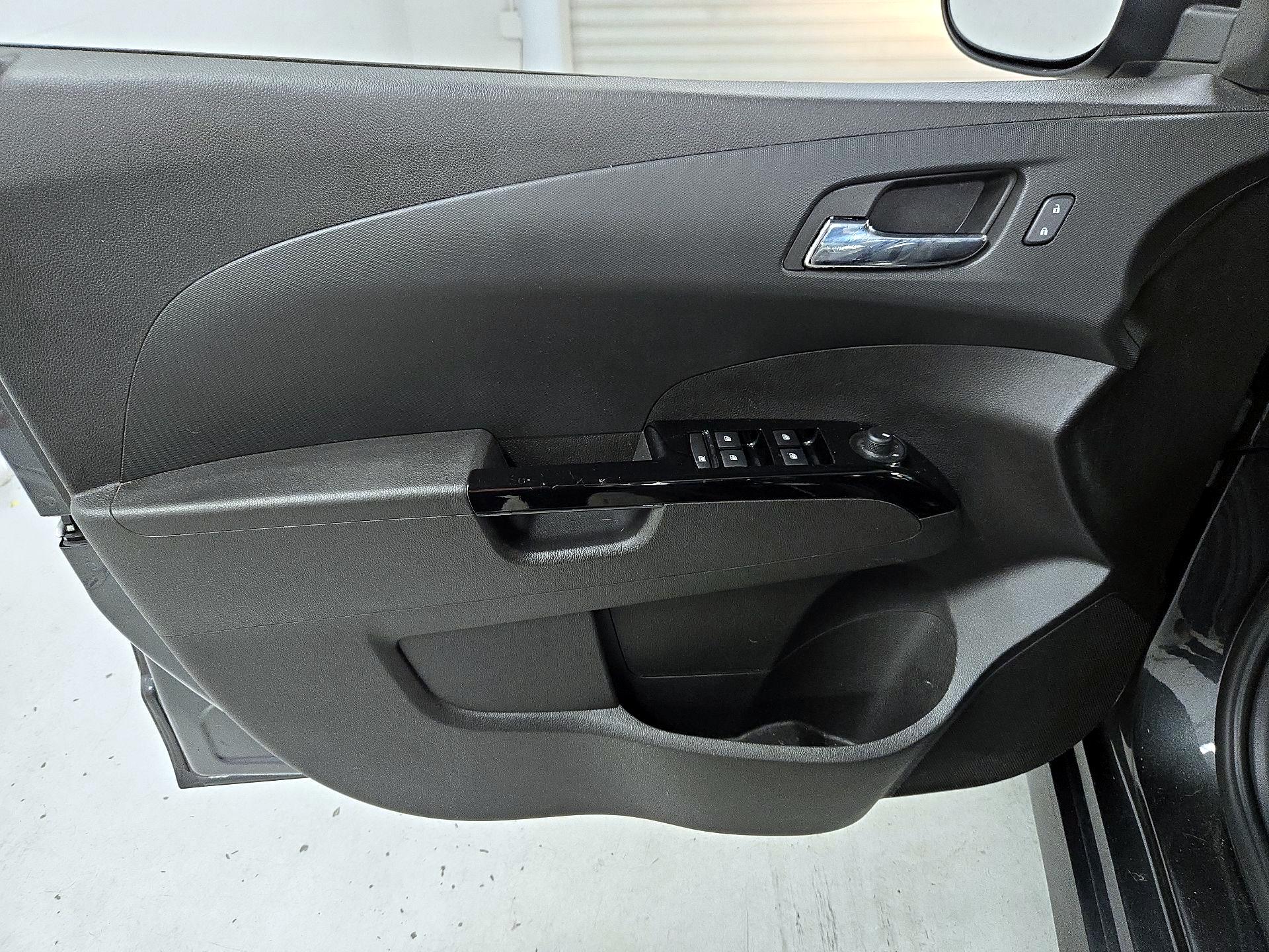 Thumbnail: 2017 Chevrolet Sonic - 12