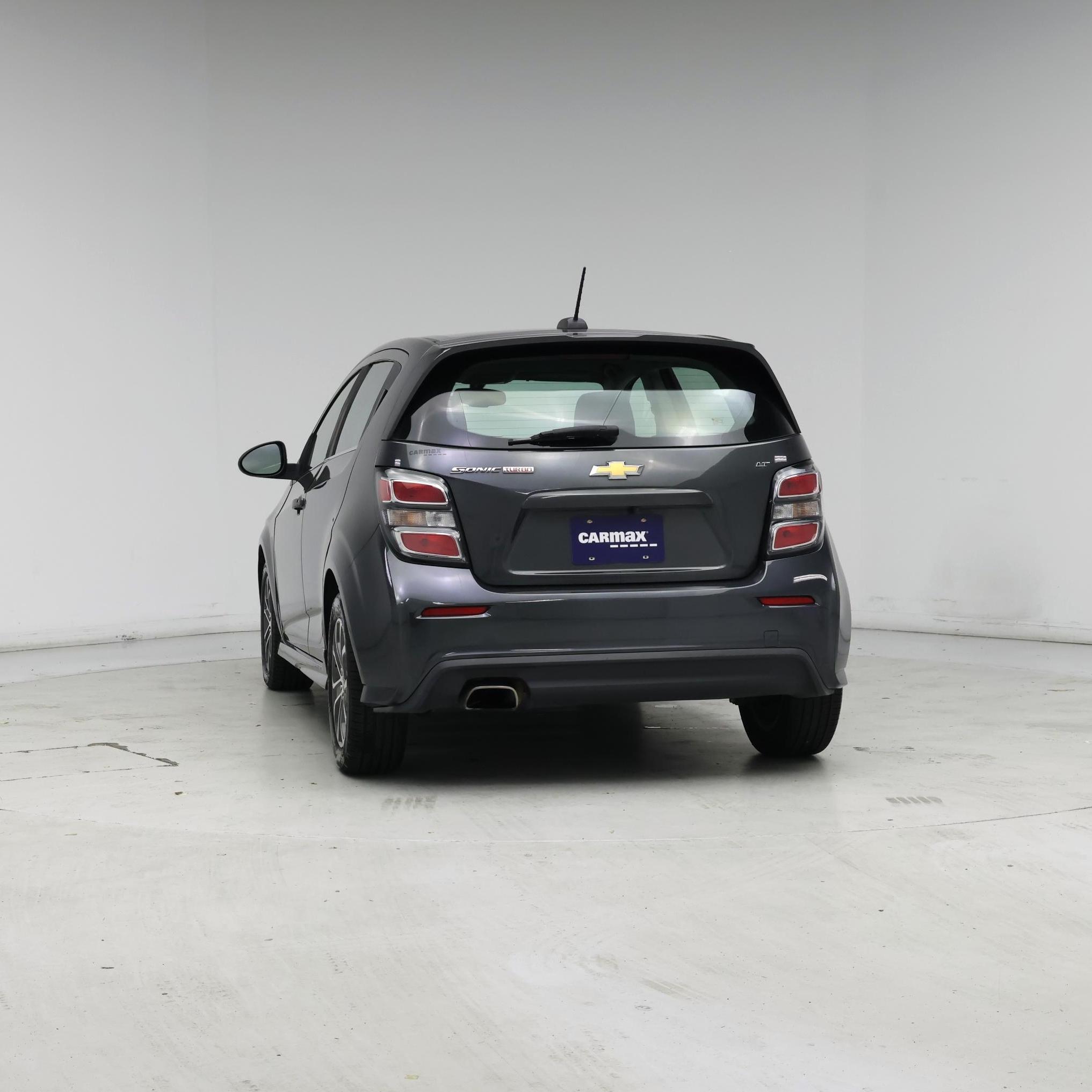 Thumbnail: 2017 Chevrolet Sonic - 6