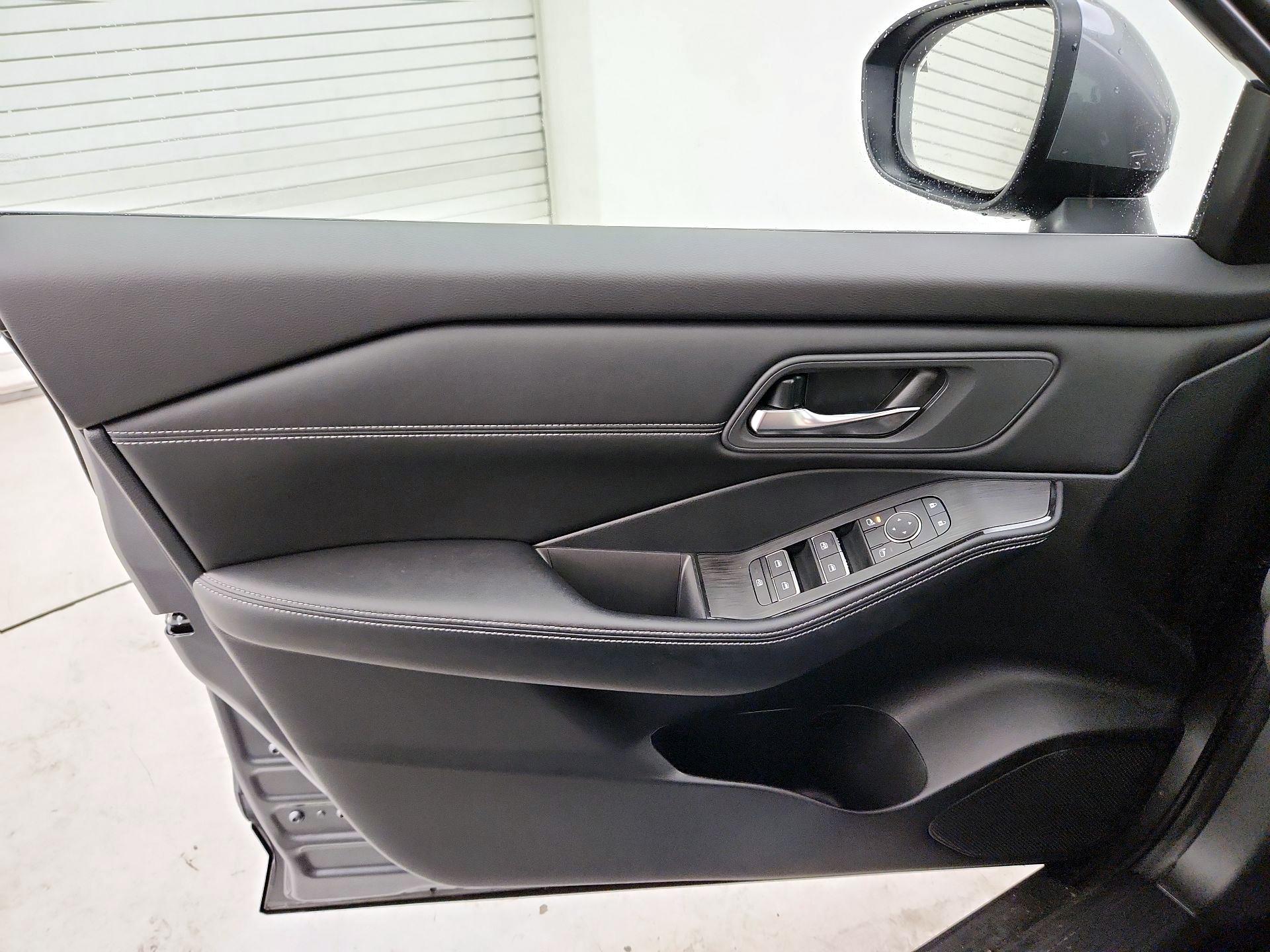 Thumbnail: 2024 Nissan Rogue - 12