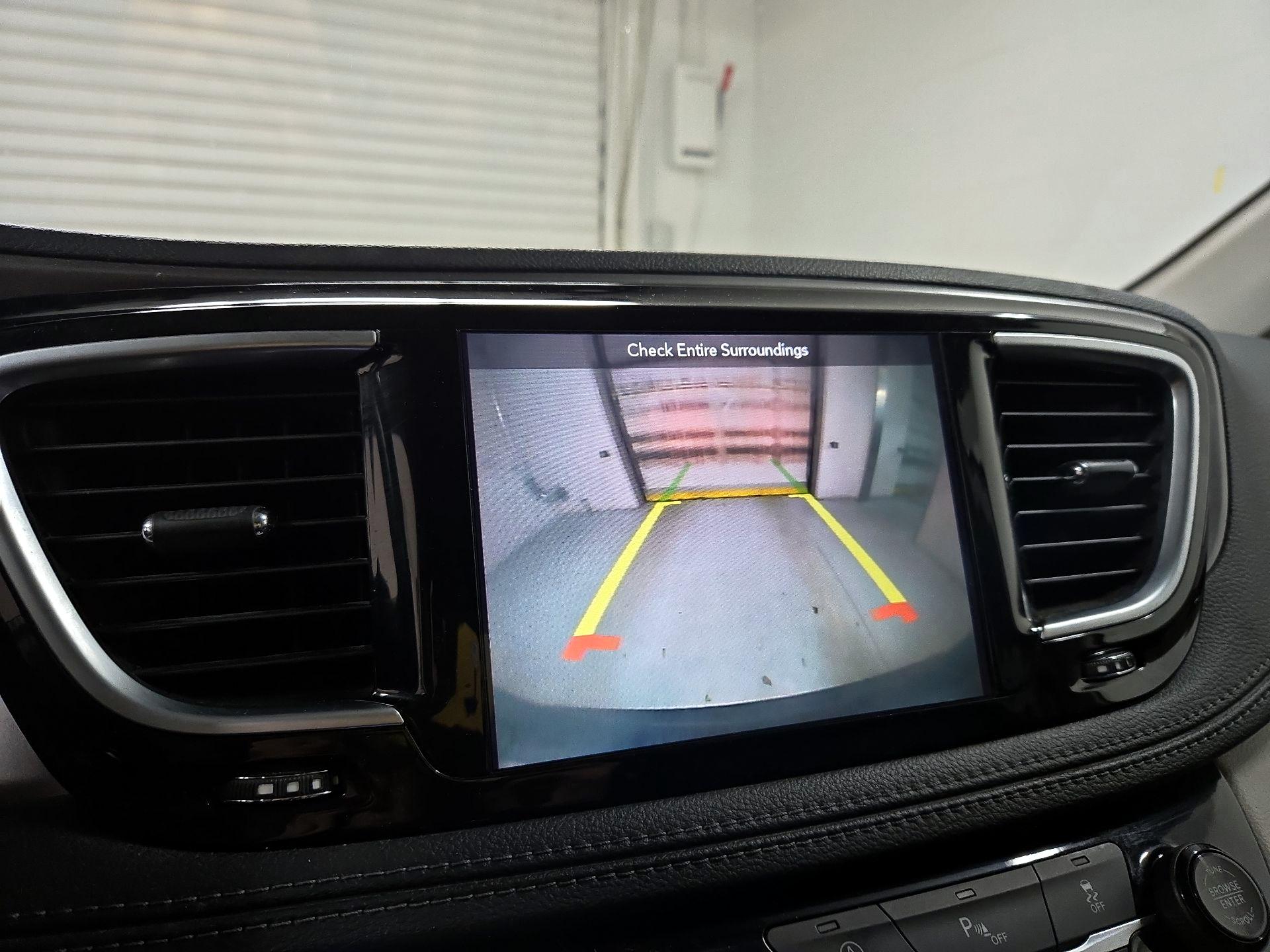 Thumbnail: 2019 Chrysler Pacifica - 14