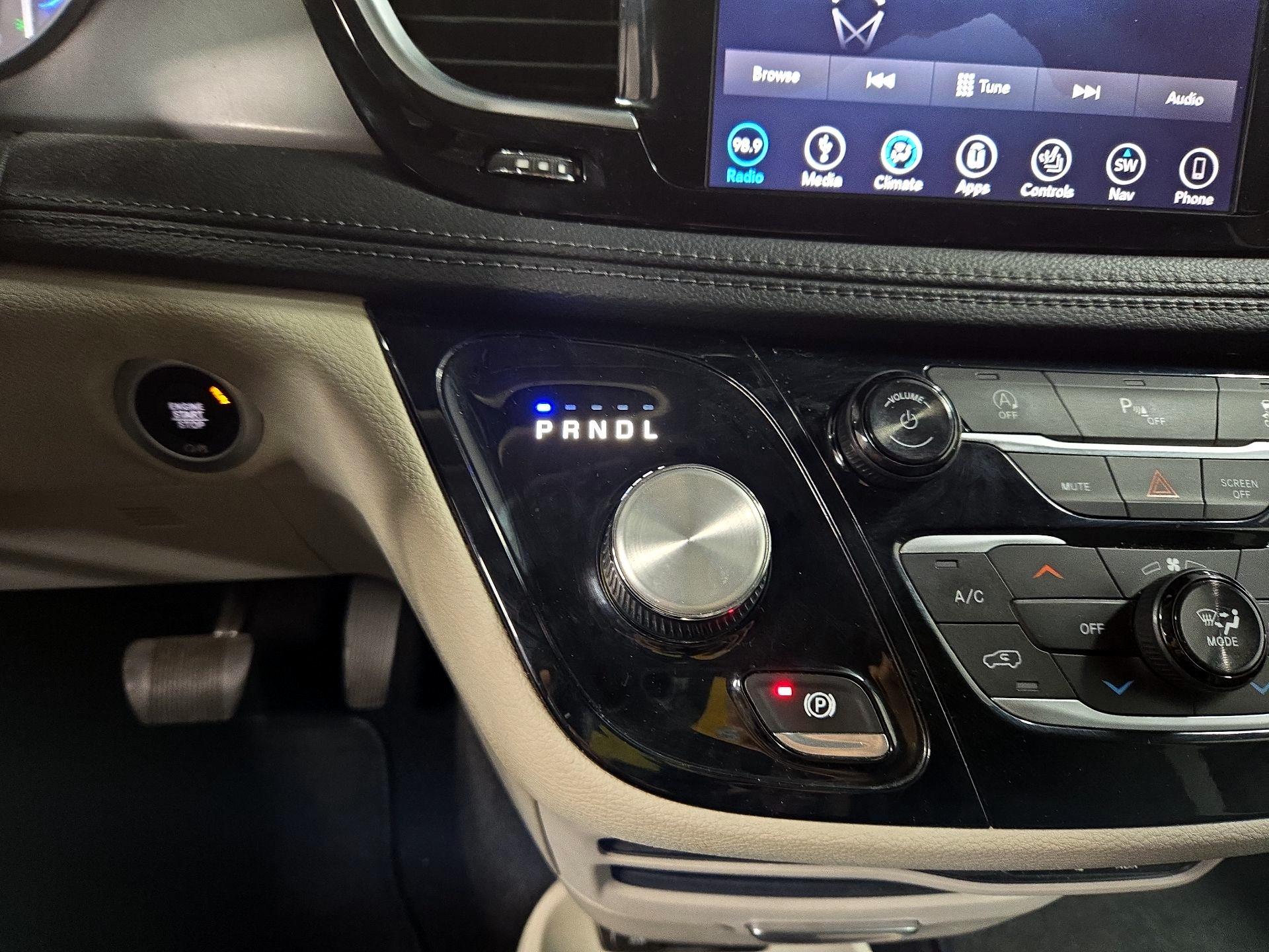 Thumbnail: 2019 Chrysler Pacifica - 17