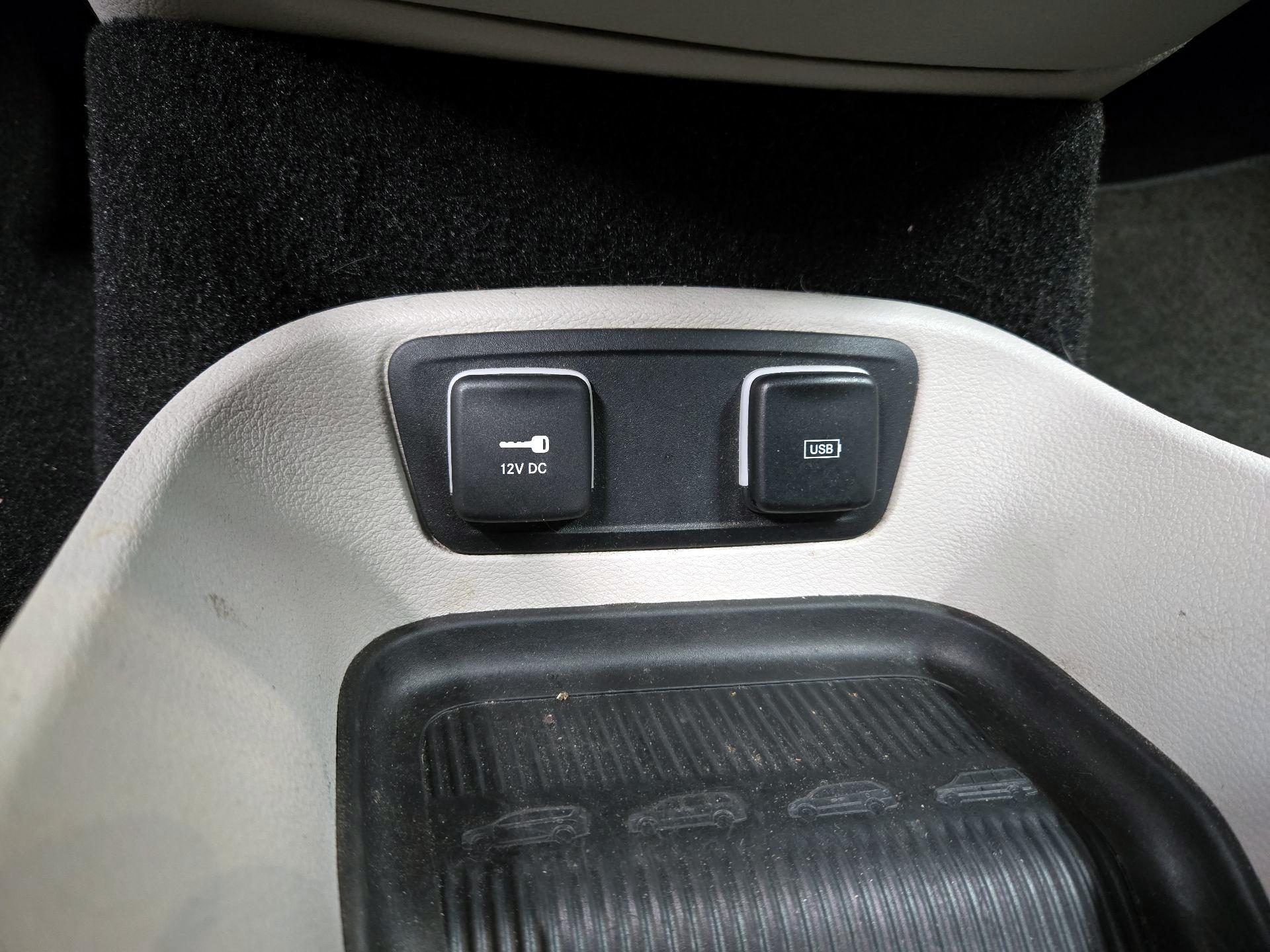 Thumbnail: 2019 Chrysler Pacifica - 18