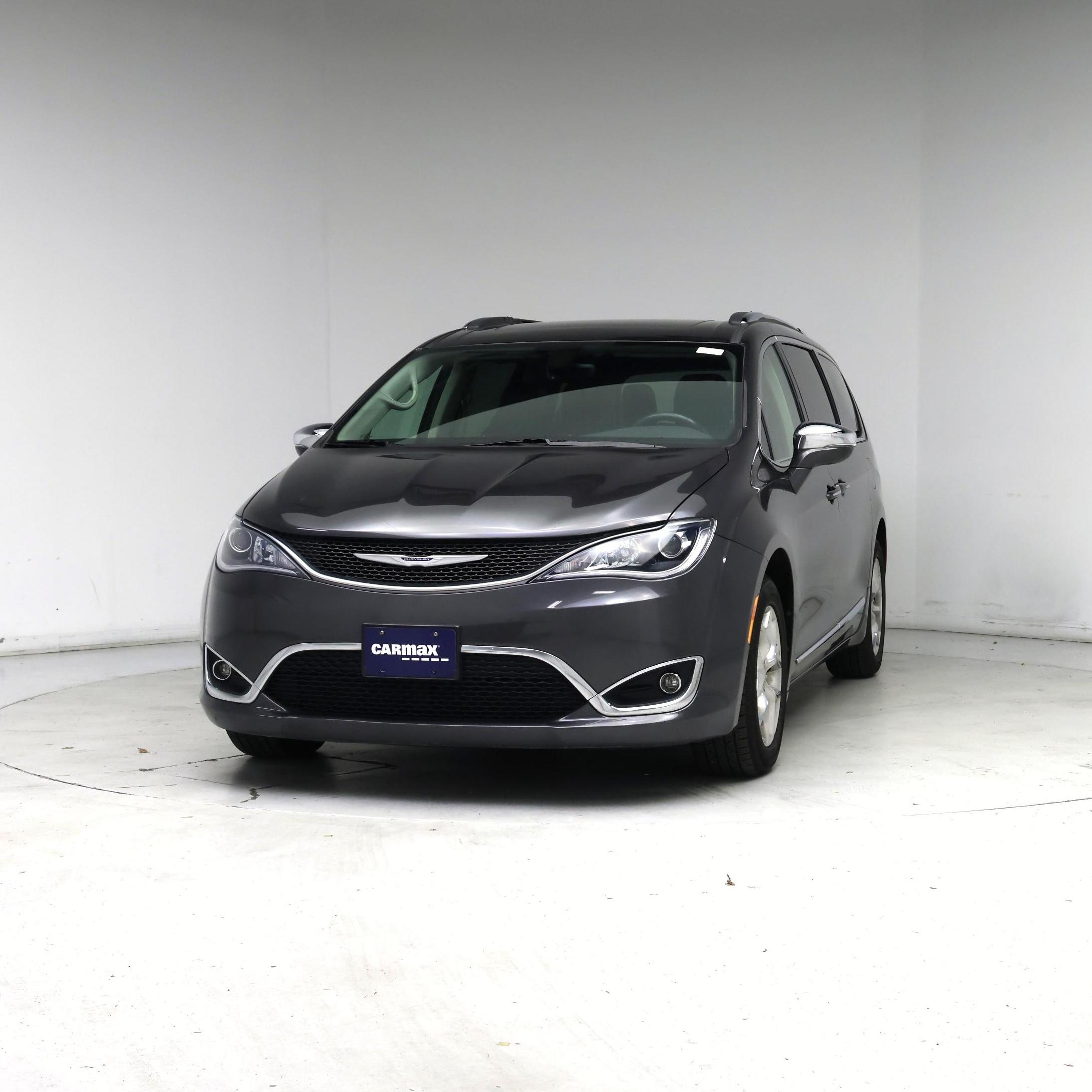 Thumbnail: 2019 Chrysler Pacifica - 4