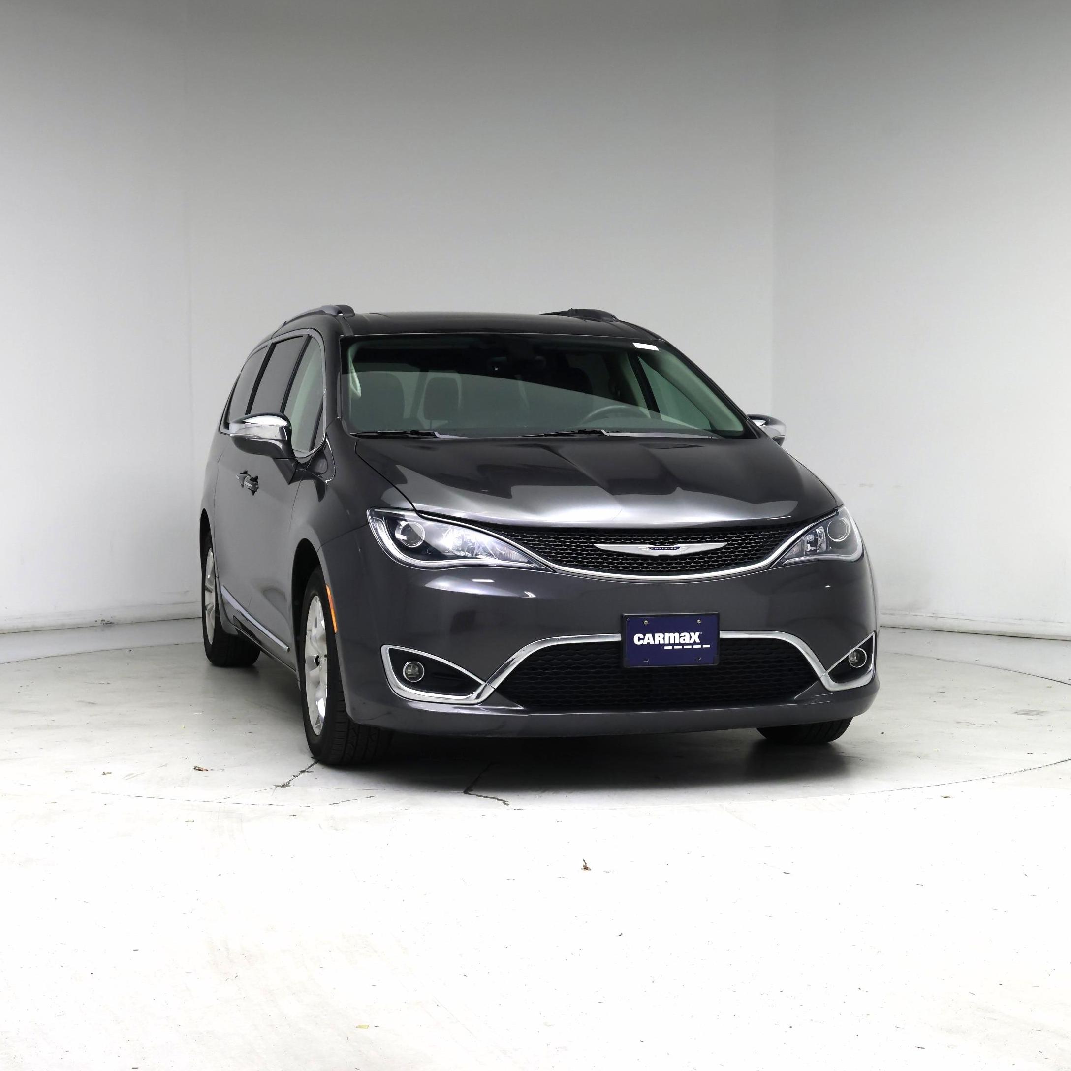 Thumbnail: 2019 Chrysler Pacifica - 5