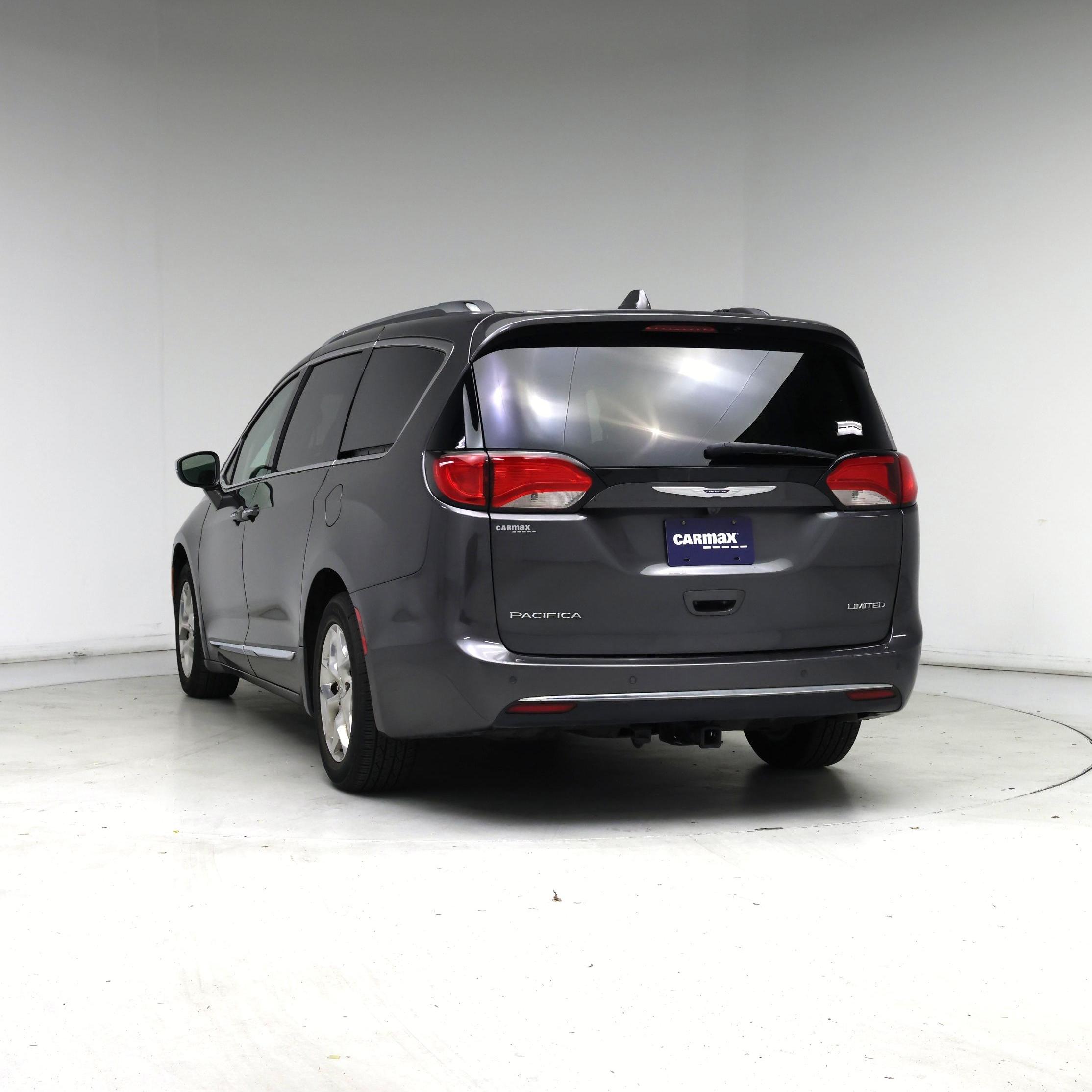 Thumbnail: 2019 Chrysler Pacifica - 6