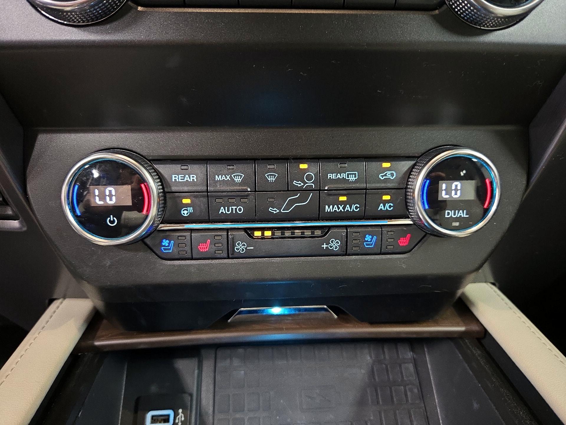 Thumbnail: 2019 Ford Expedition - 17