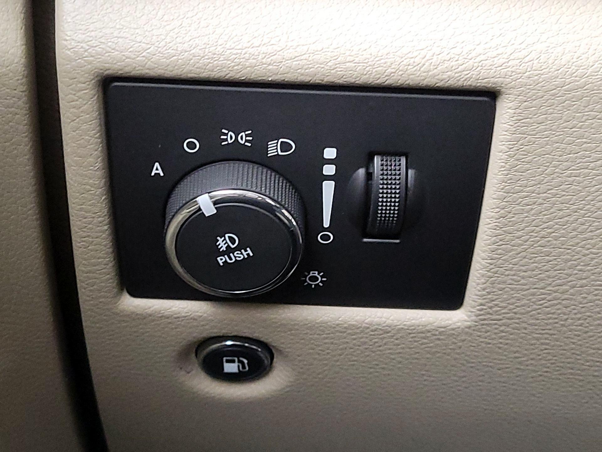 Thumbnail: 2016 Jeep Grand Cherokee - 13