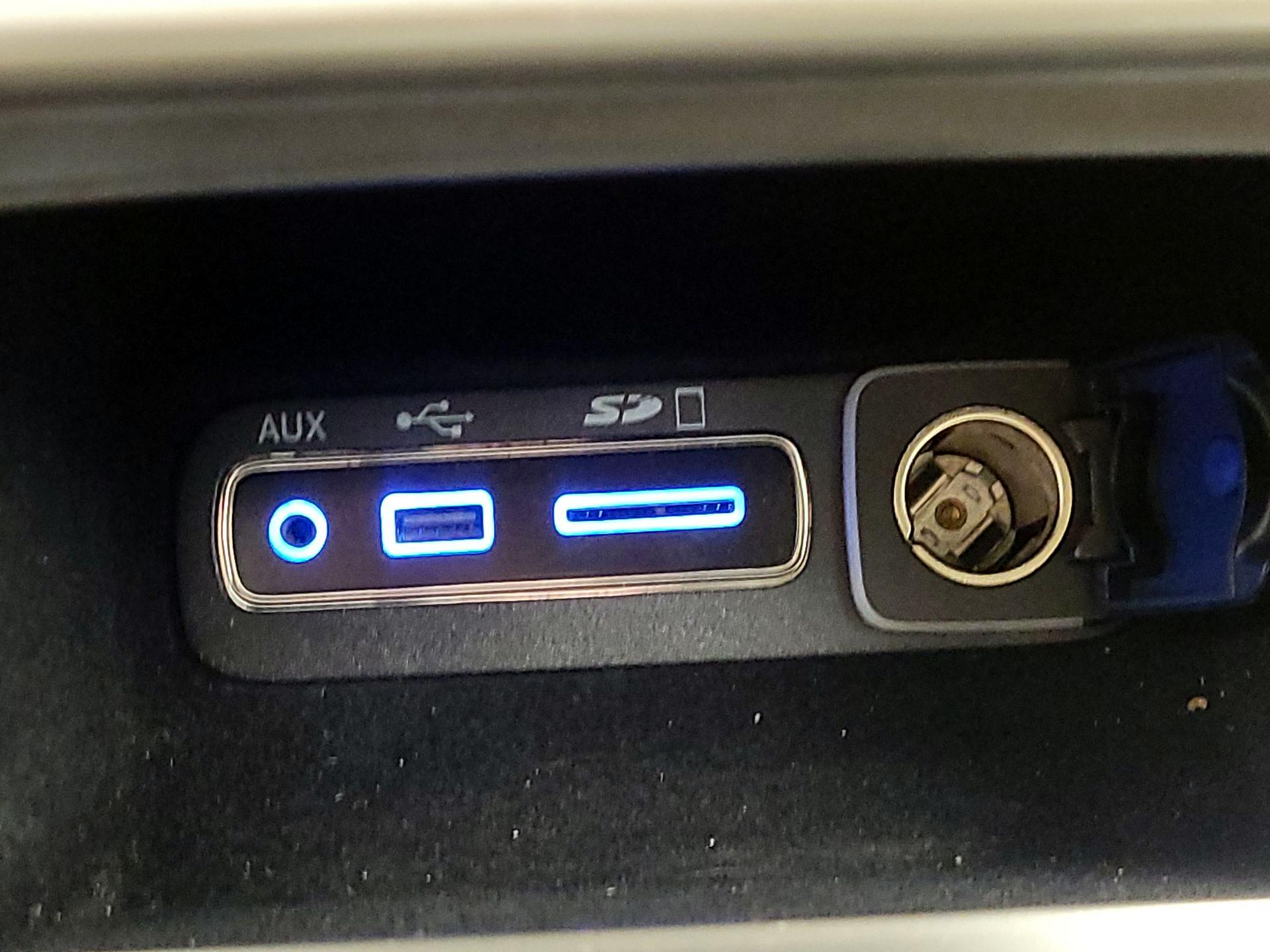 Thumbnail: 2016 Jeep Grand Cherokee - 19