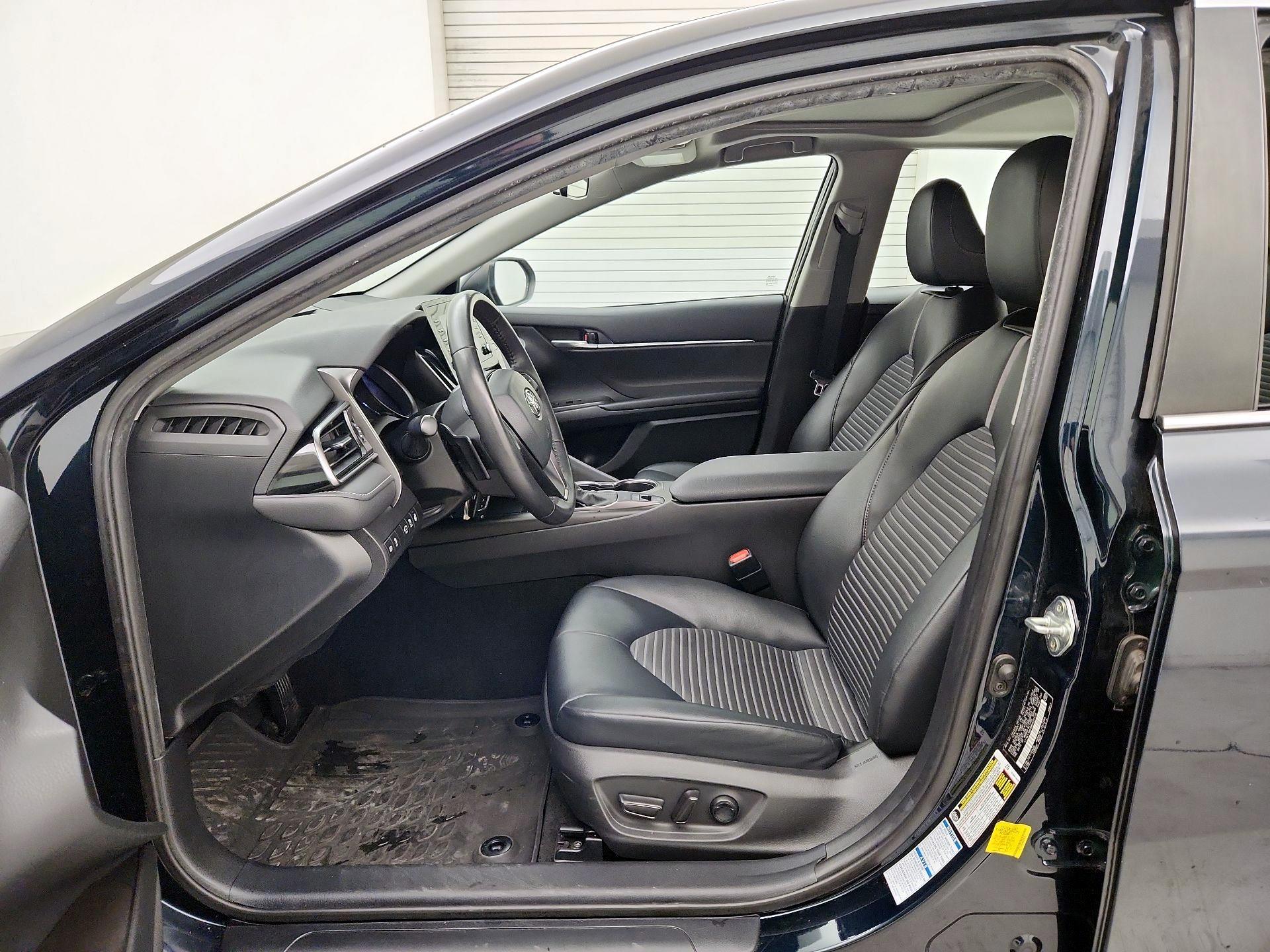 Thumbnail: 2021 Toyota Camry - 11