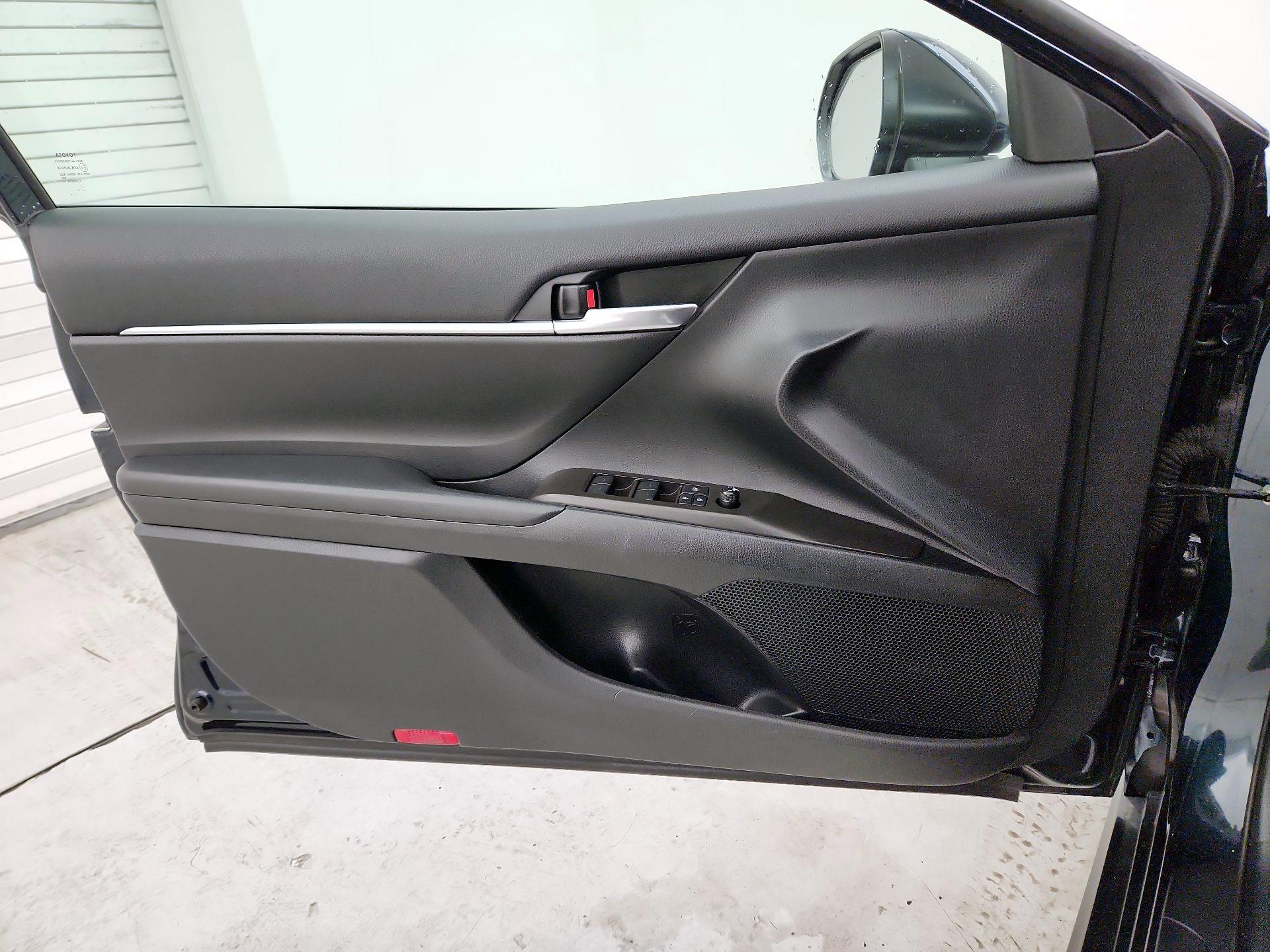 Thumbnail: 2021 Toyota Camry - 12