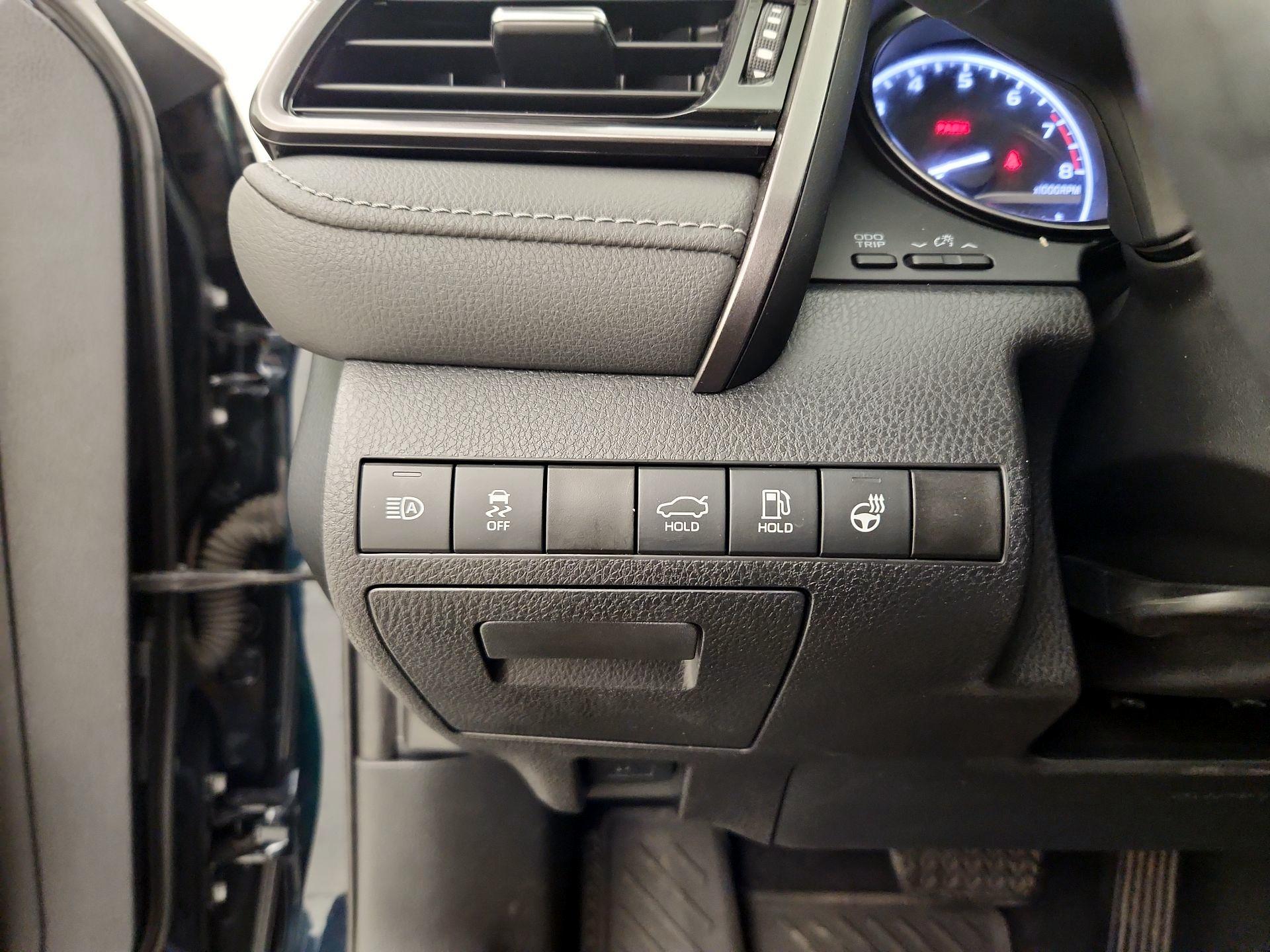 Thumbnail: 2021 Toyota Camry - 13