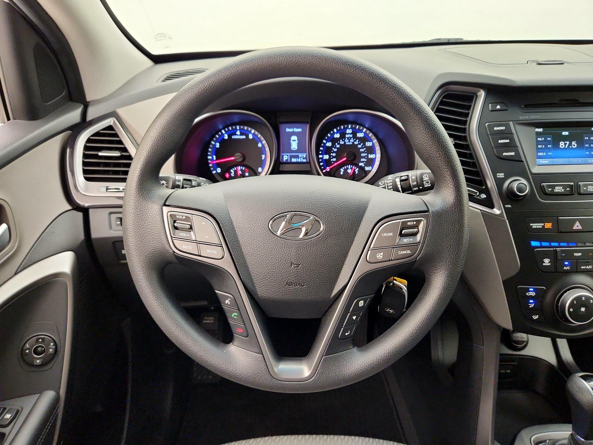 Thumbnail: 2015 Hyundai Santa Fe - 10