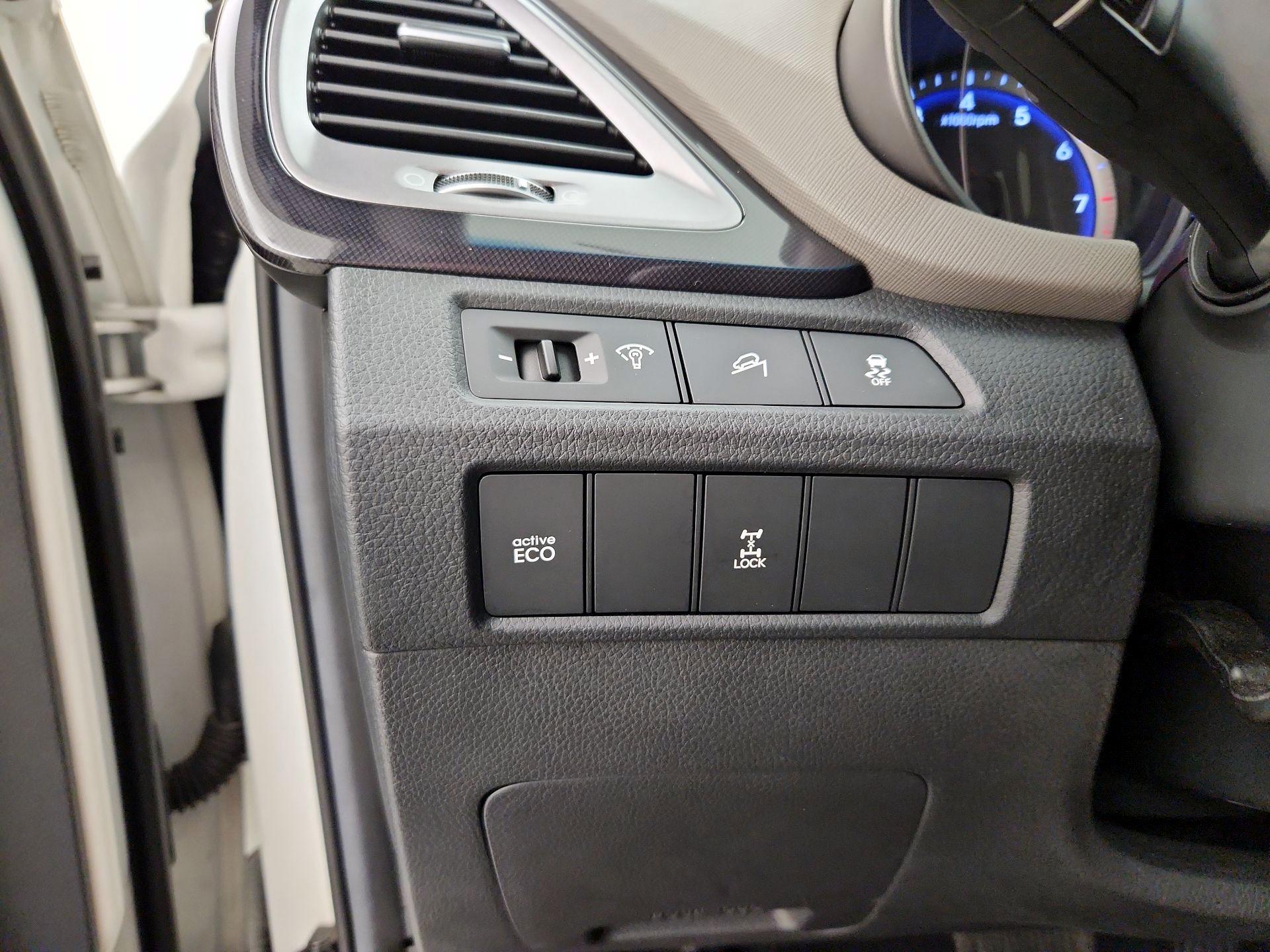 Thumbnail: 2015 Hyundai Santa Fe - 13