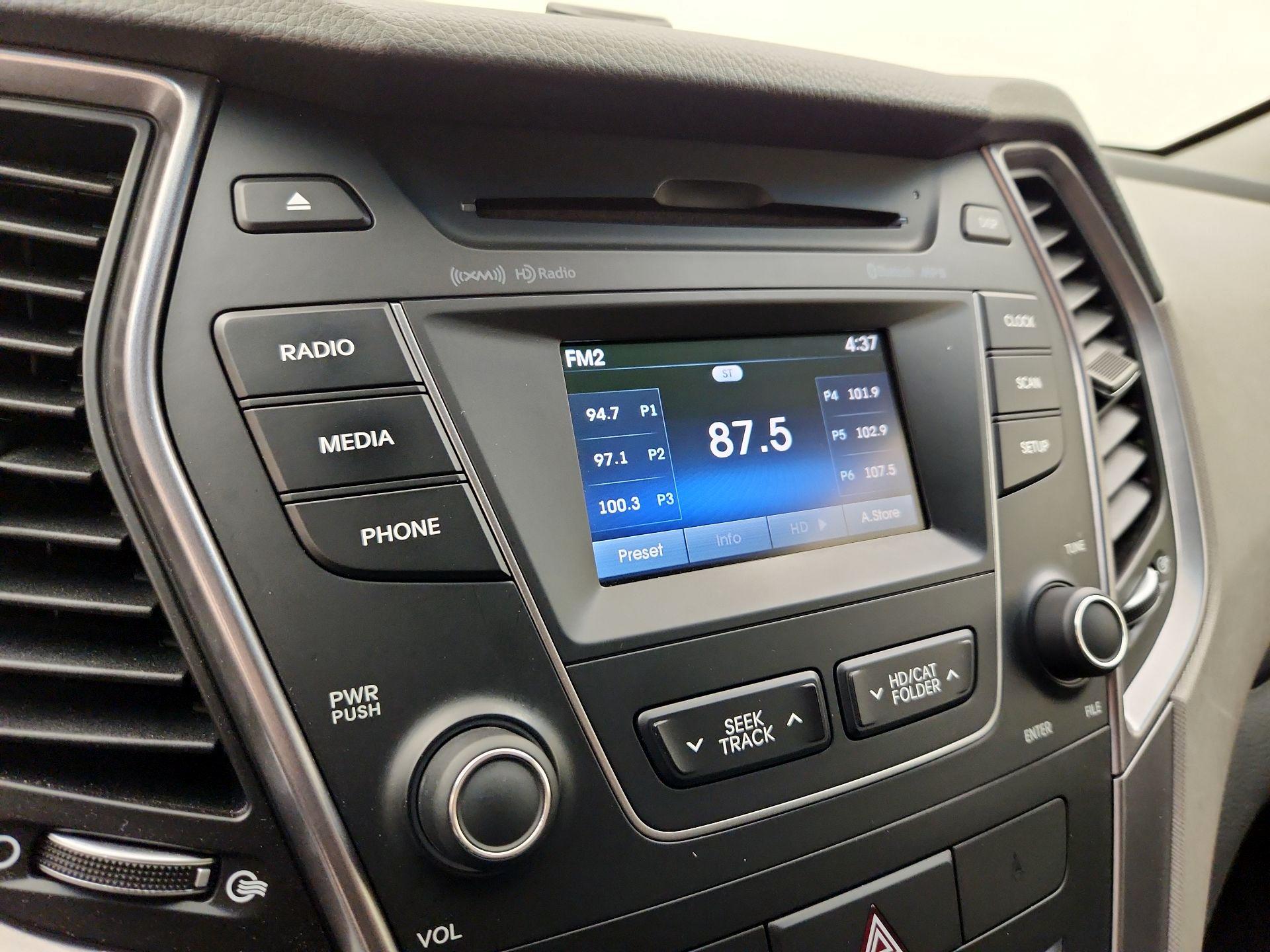 Thumbnail: 2015 Hyundai Santa Fe - 15