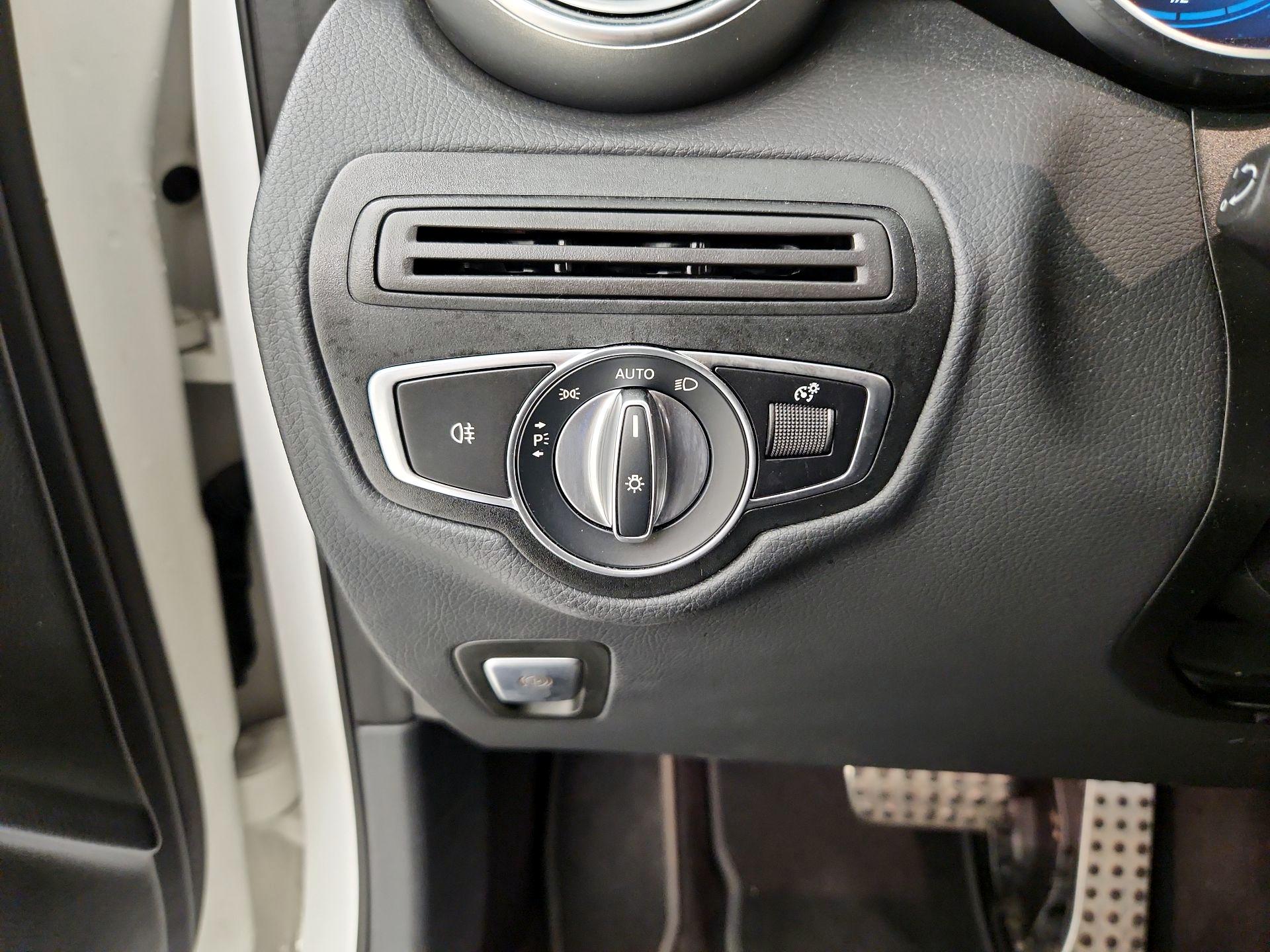 Thumbnail: 2021 Mercedes-Benz GLC - 13